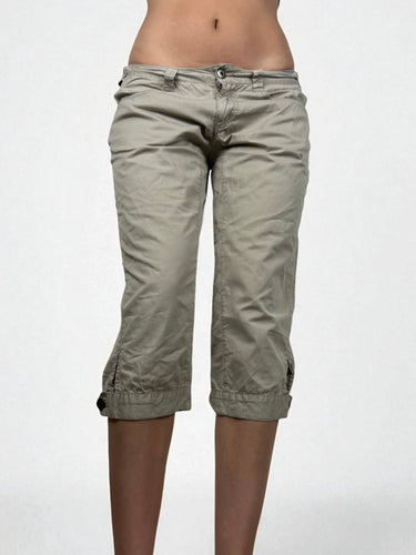 Beige low rise cargo capri pants (M)