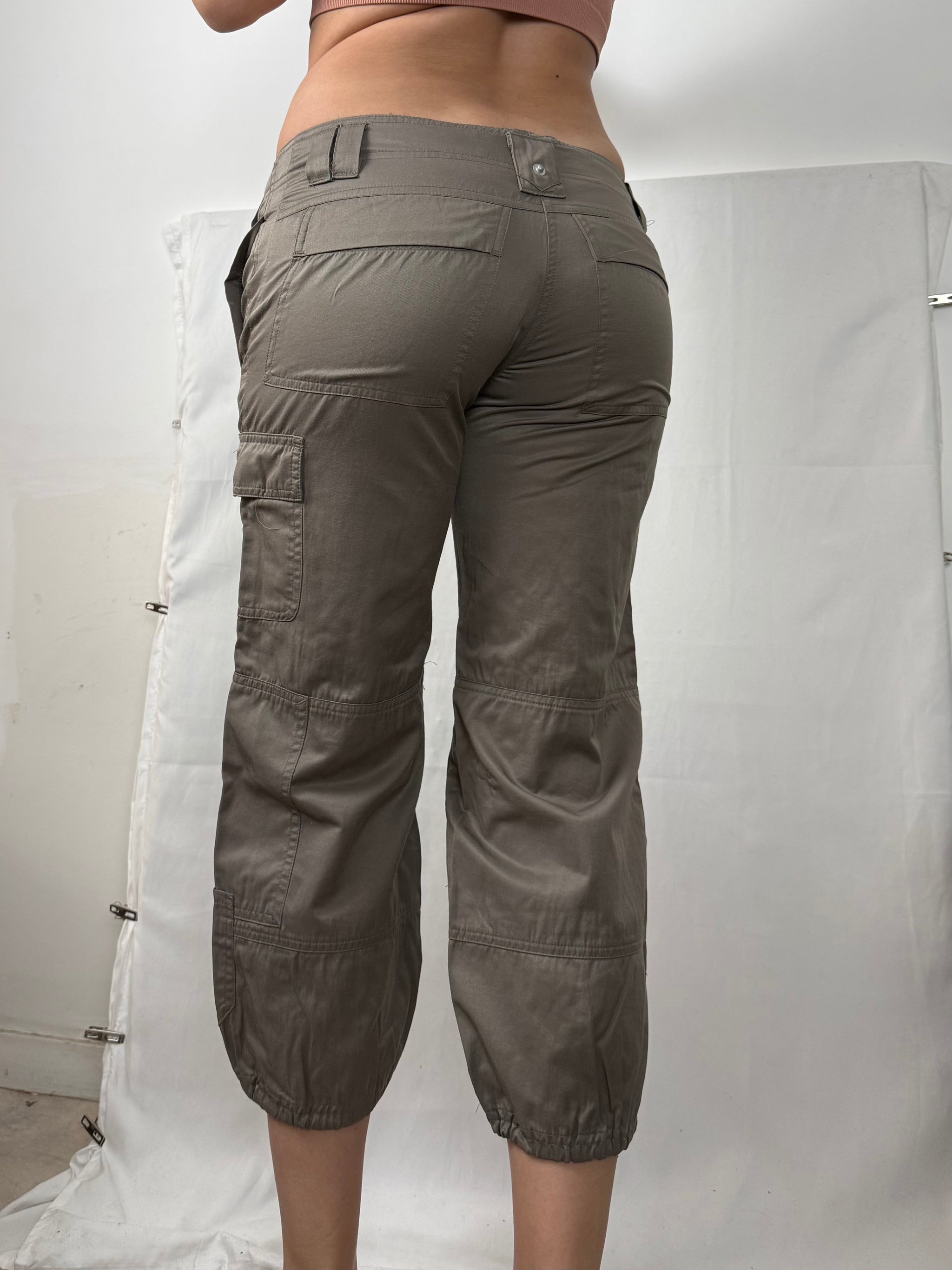 Khaki low waist capri pants (S)