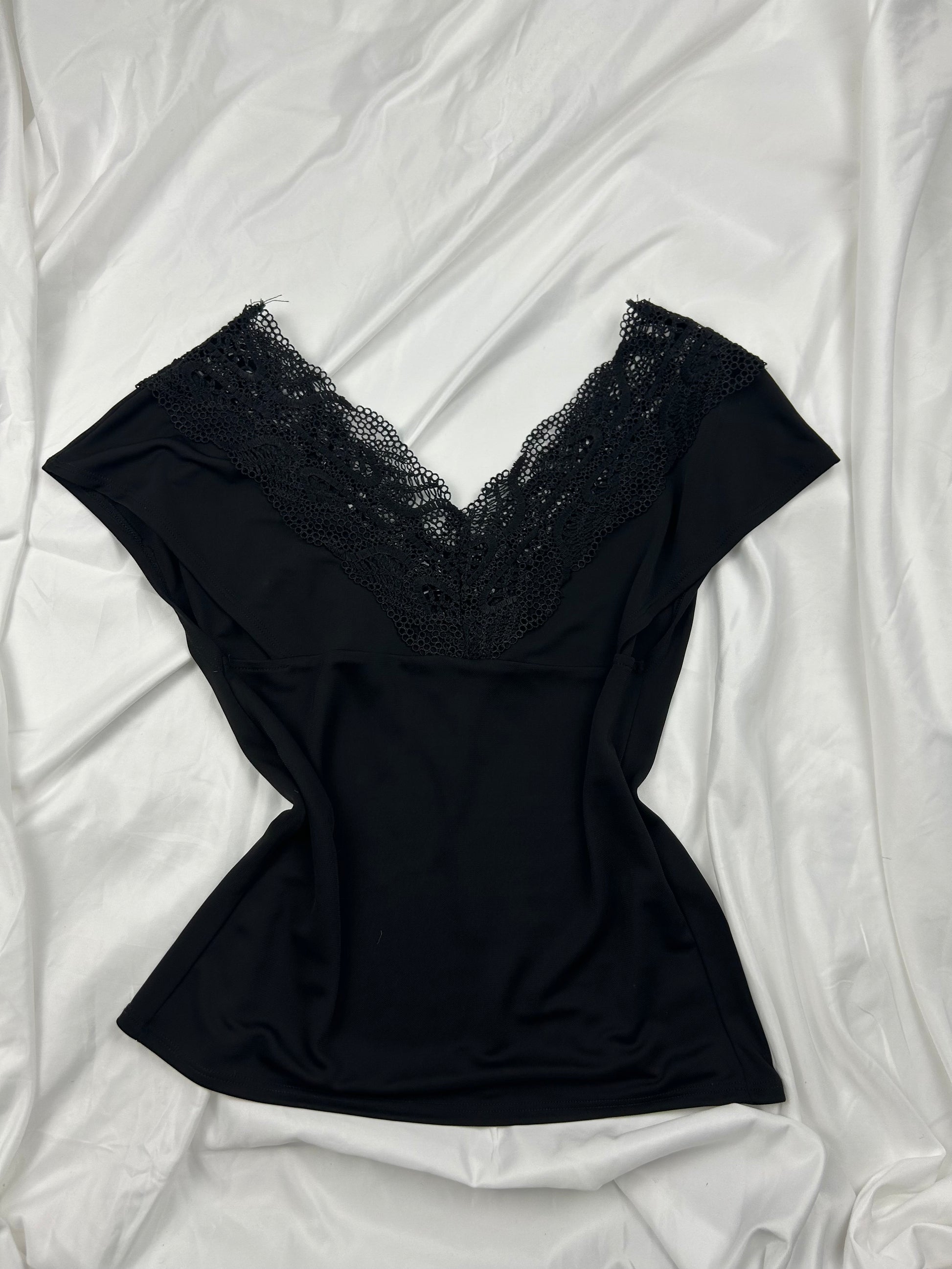 Black lace V neck tee (M)
