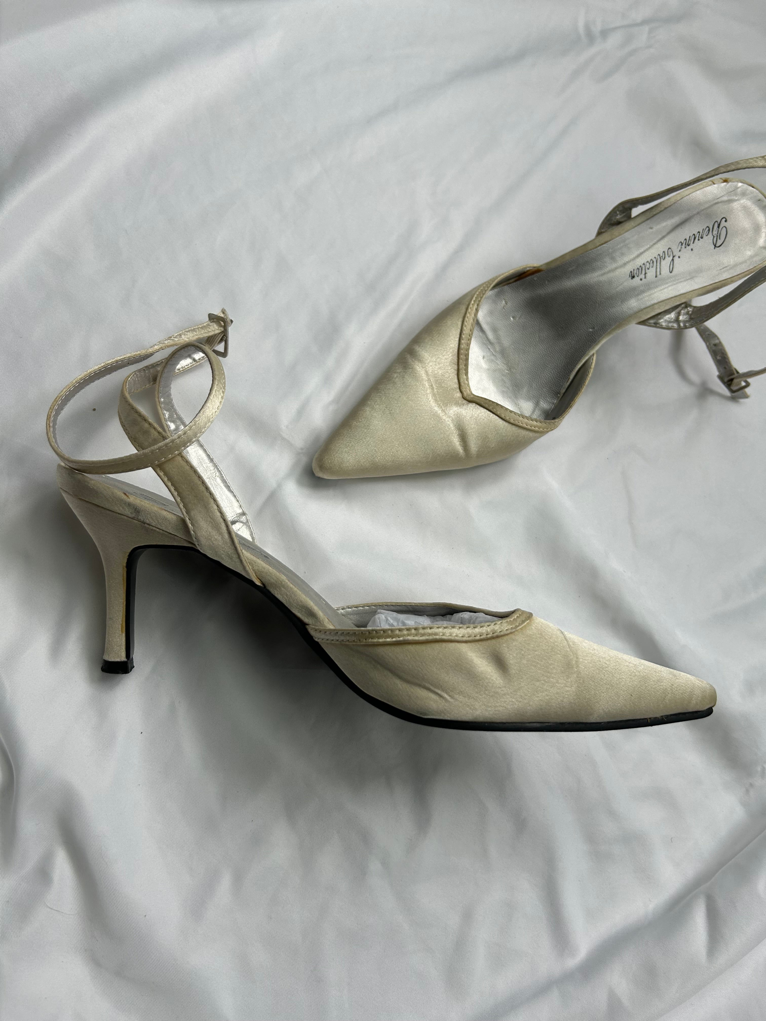 White pointed toes heels (38)