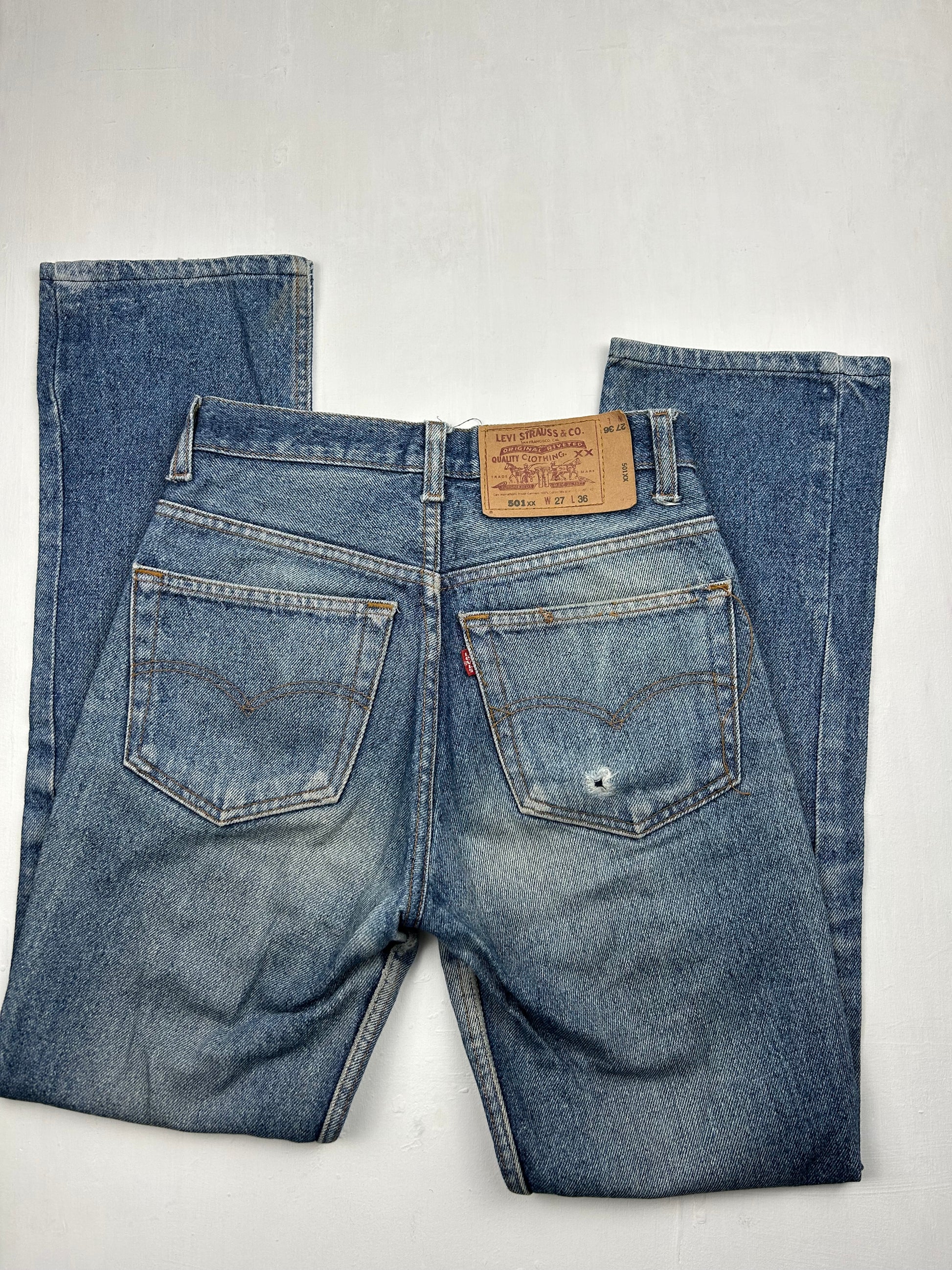 Blue 501  mid waist denim pants (XS)