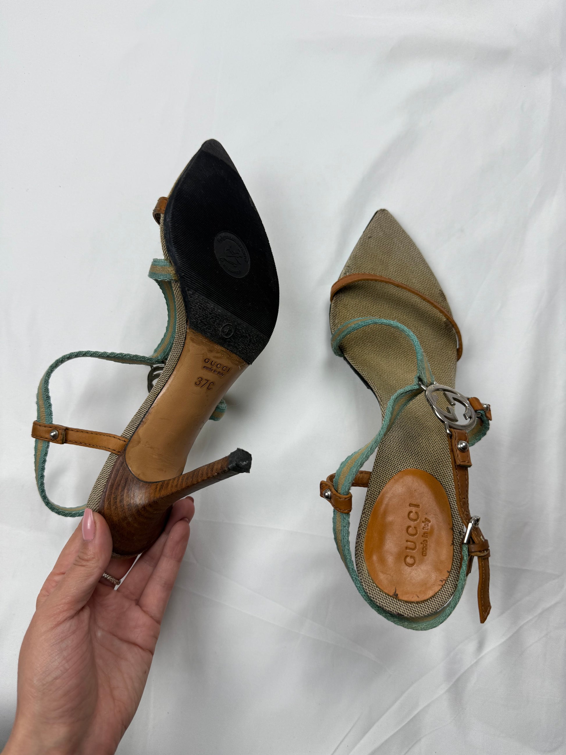 Khaki GG buckle heels (37)