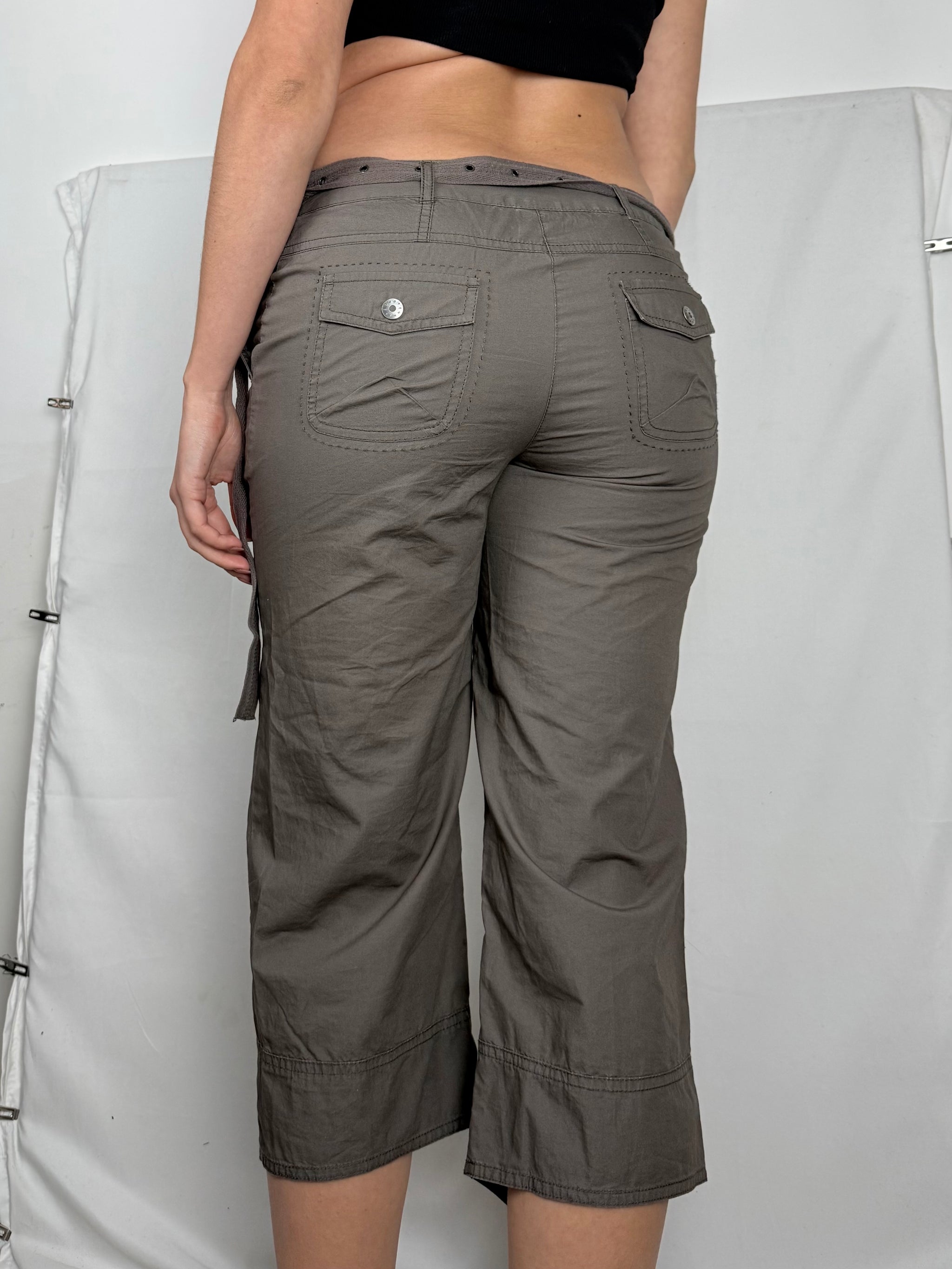 Khaki low rise capri pants with belt (XS/S)