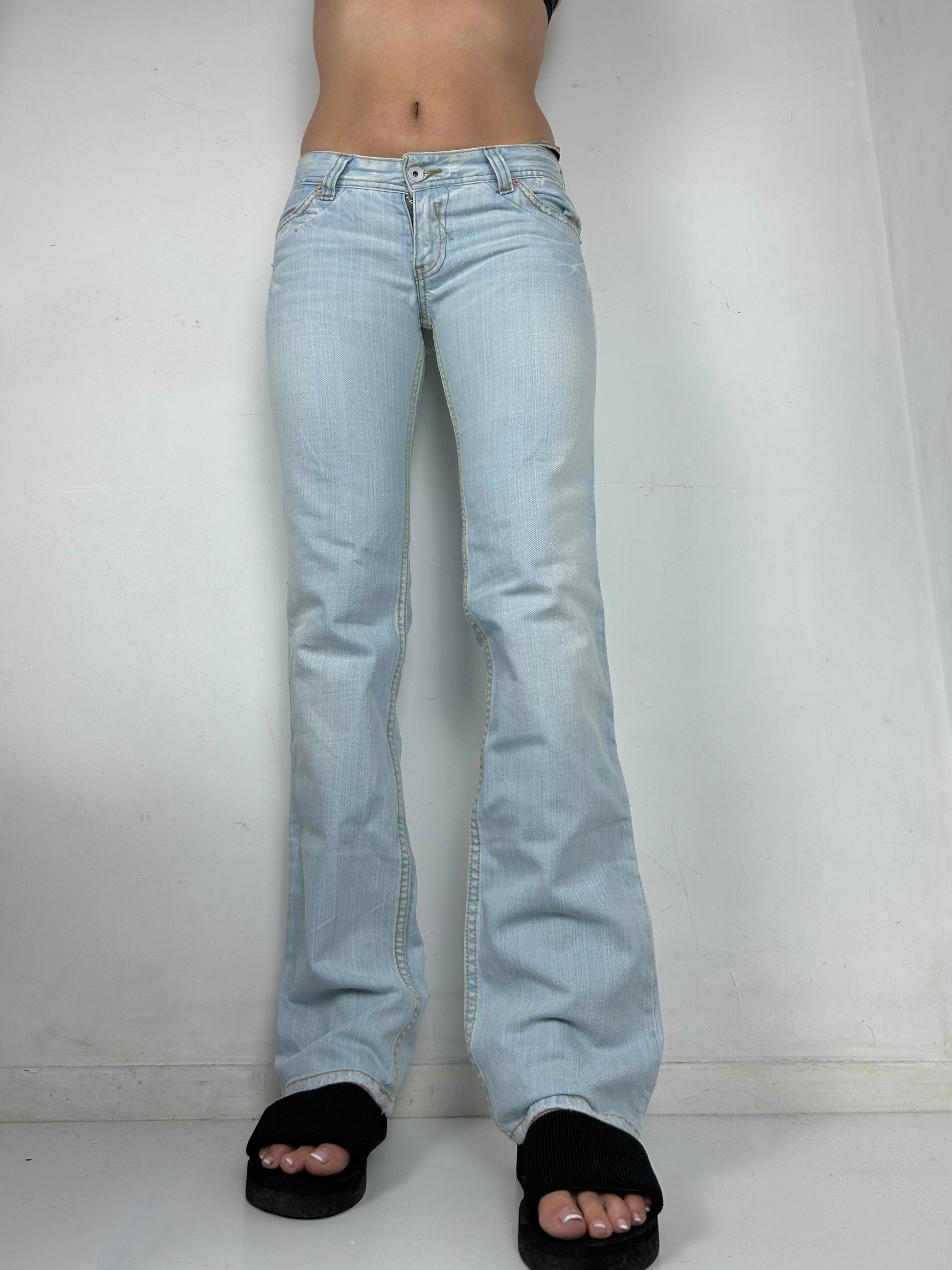 Blue denim low rise bootcut pants (S)