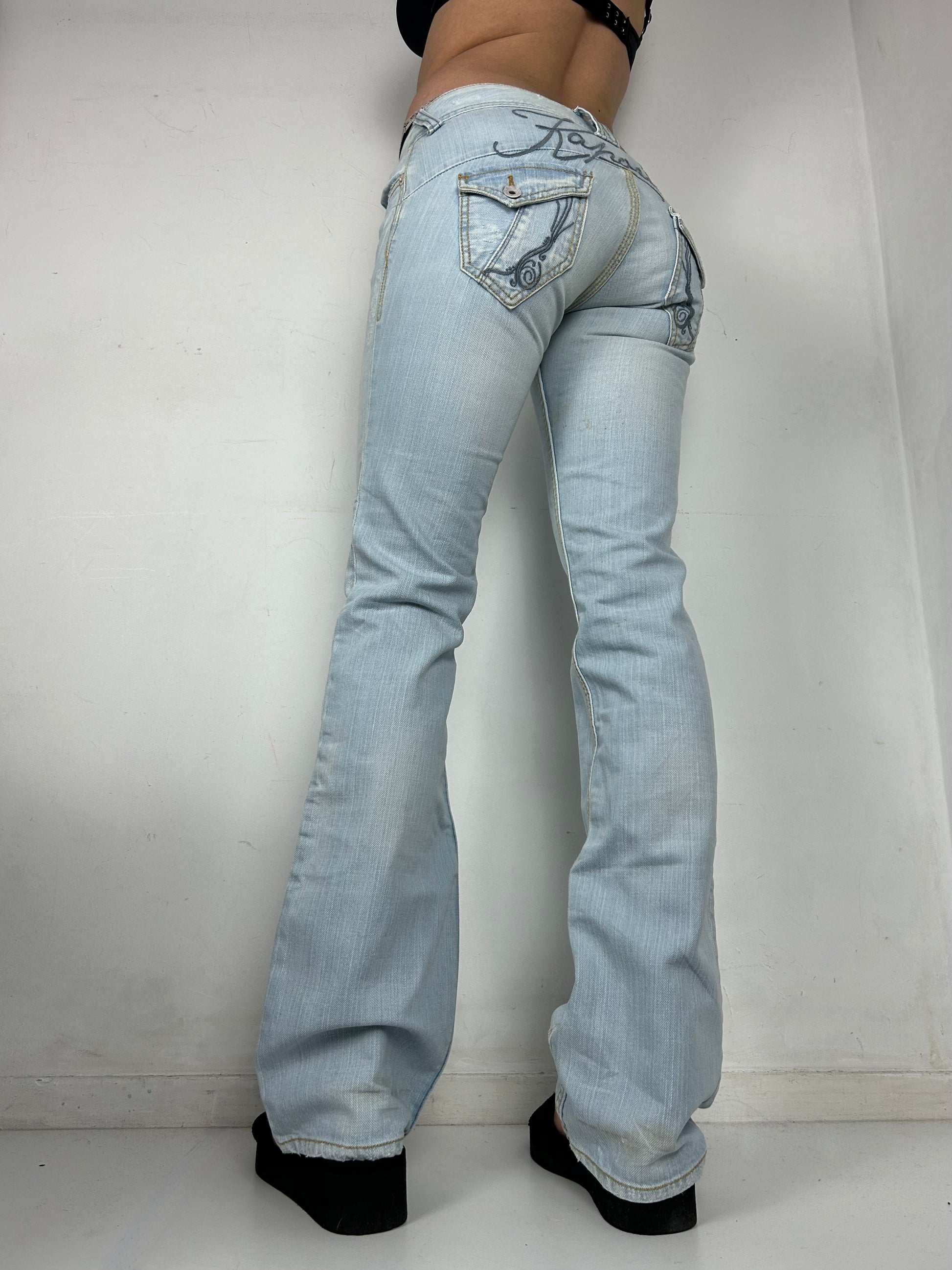 Blue denim low rise bootcut pants (S)