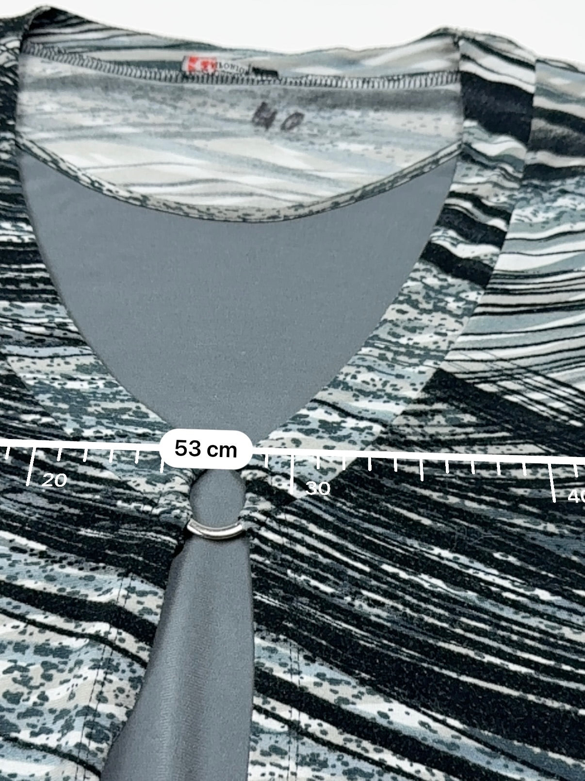 Grey graphic long sleeves top (XXL)