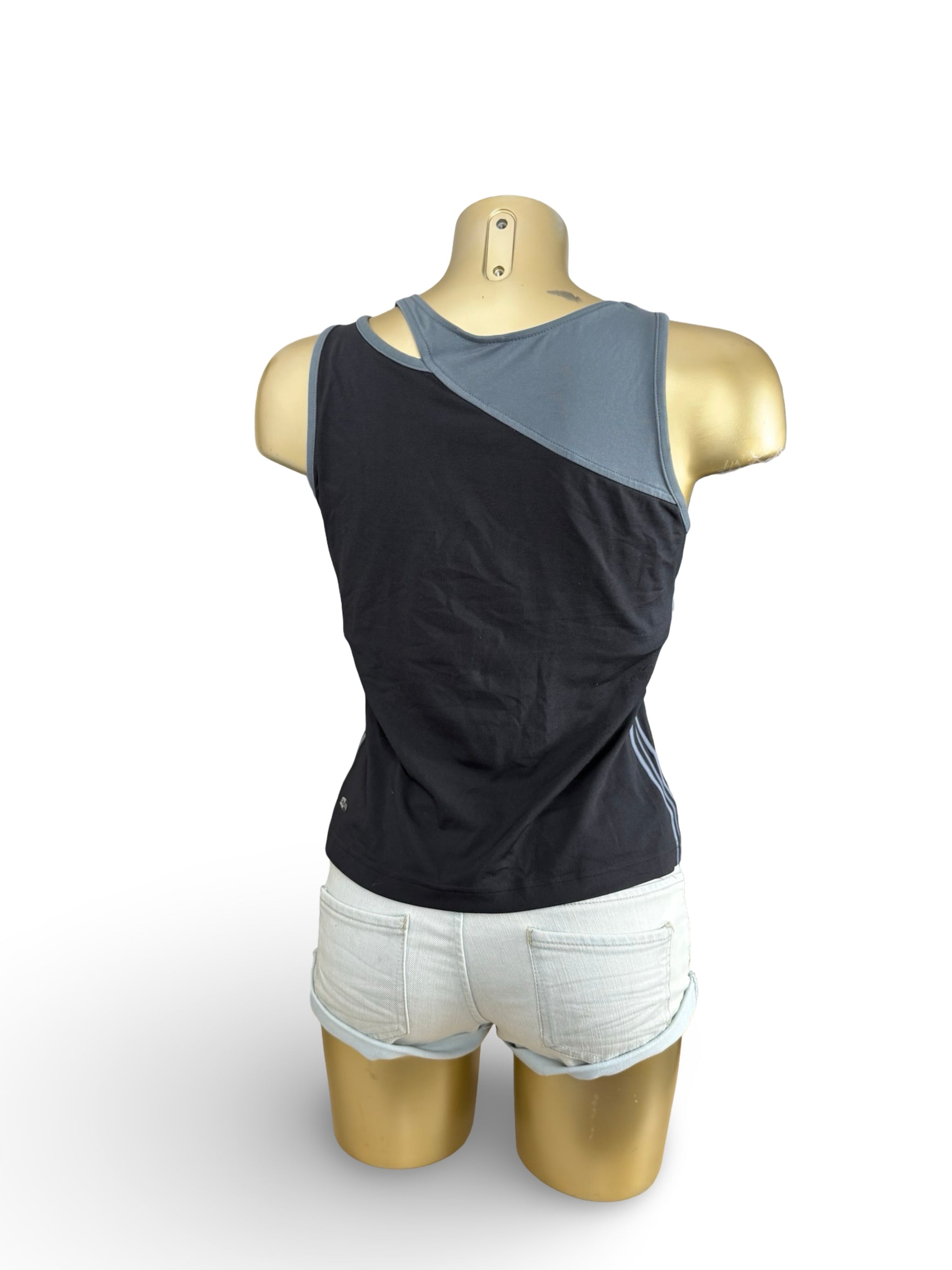 Black activewear top (M)