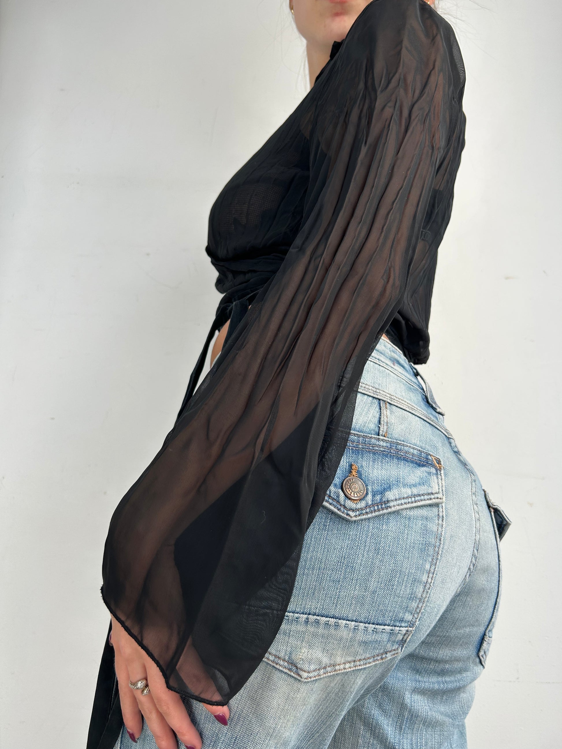 Black mesh see trough  long sleeves shirt (M)