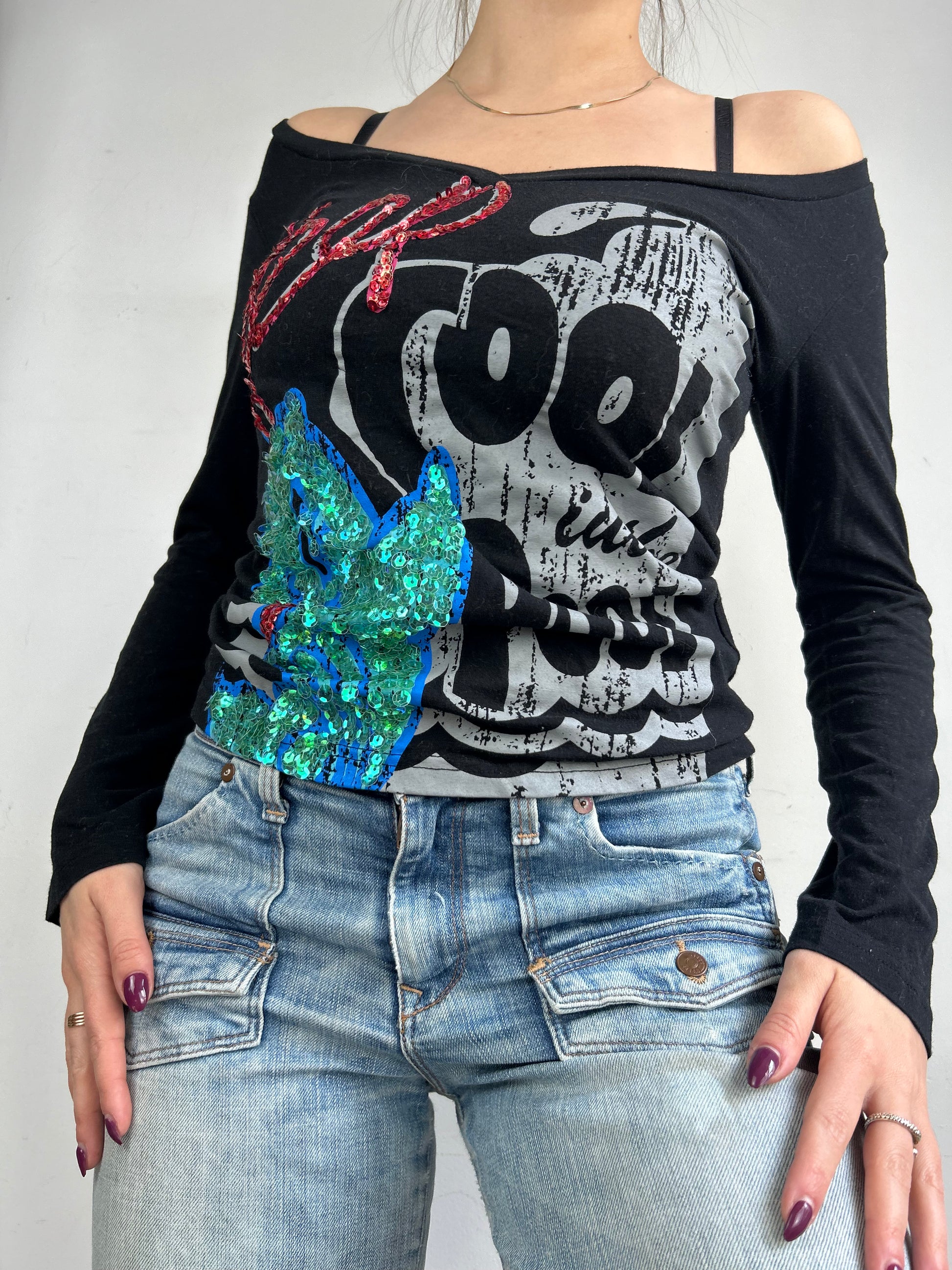 Black graphic long sleeves top (S)