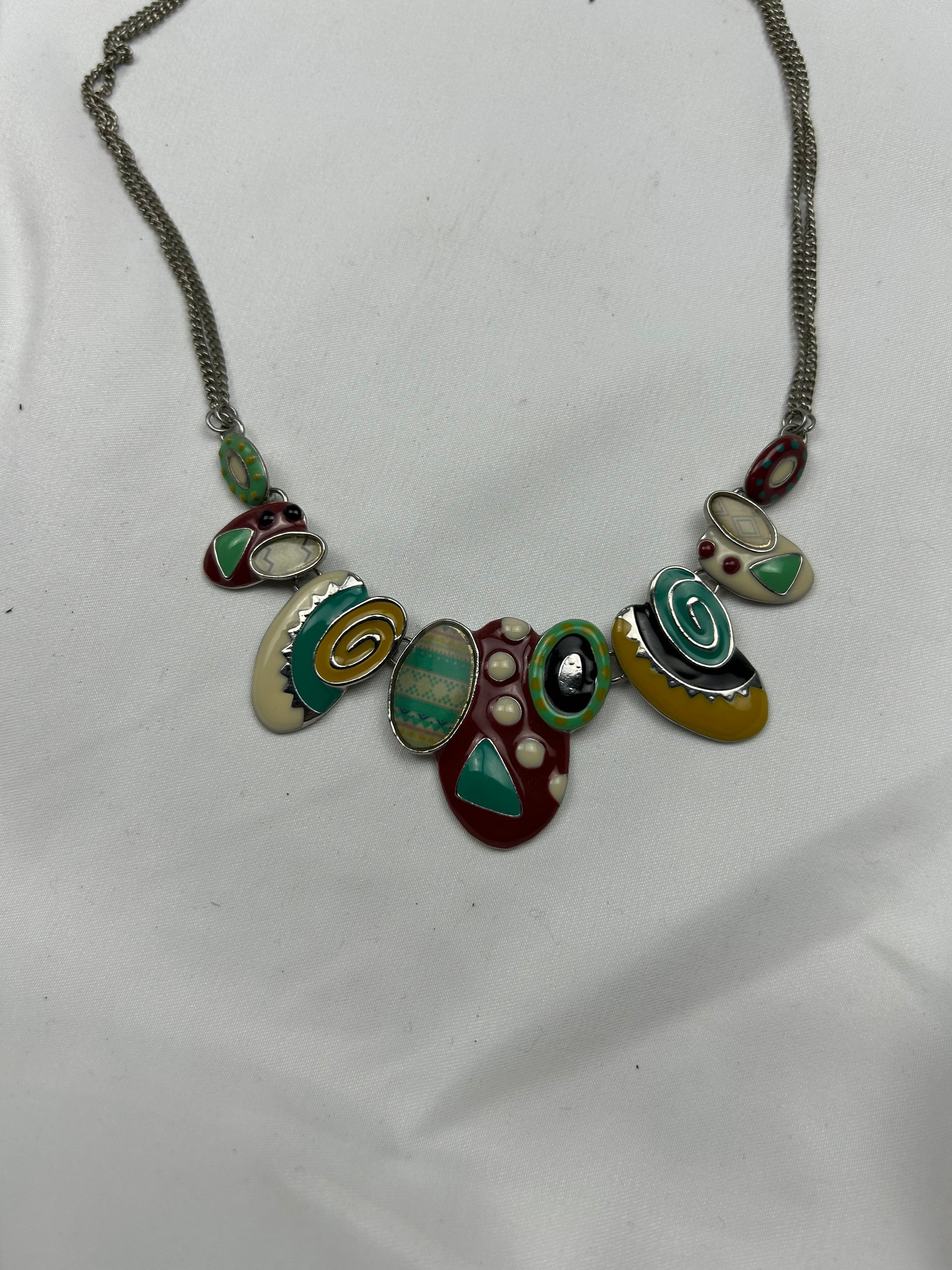 Silver gems pendent necklace