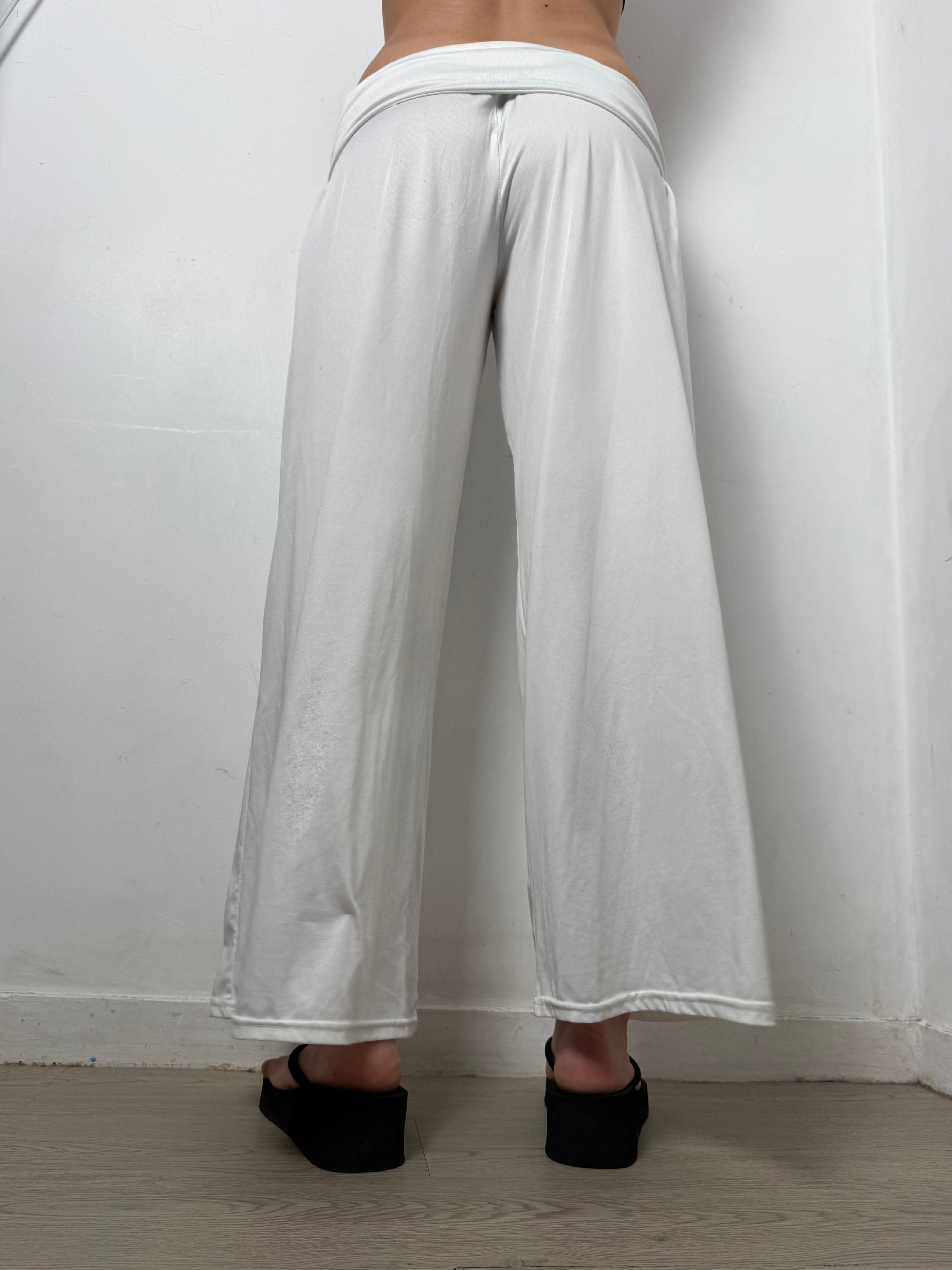 White low rise baggy pants (M)