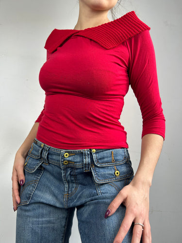 Red knitted neck long sleeves top (S/M)