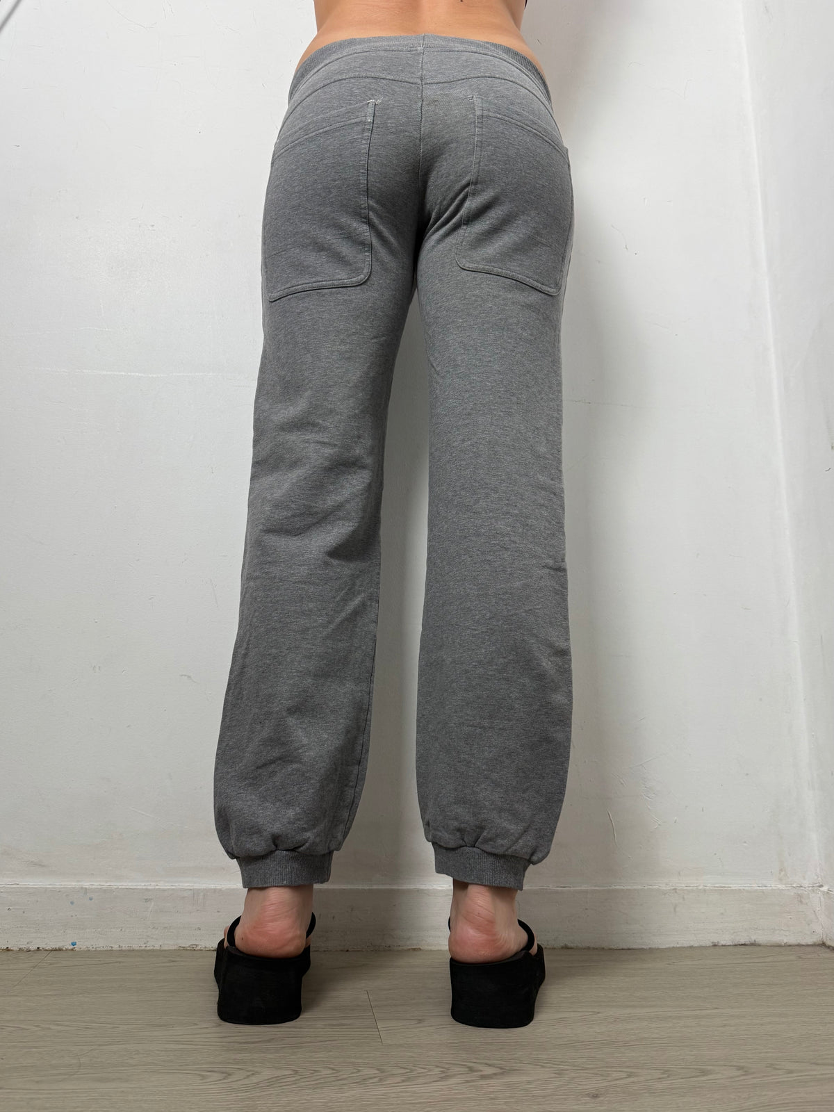 Grey low rise joggers pants (S)