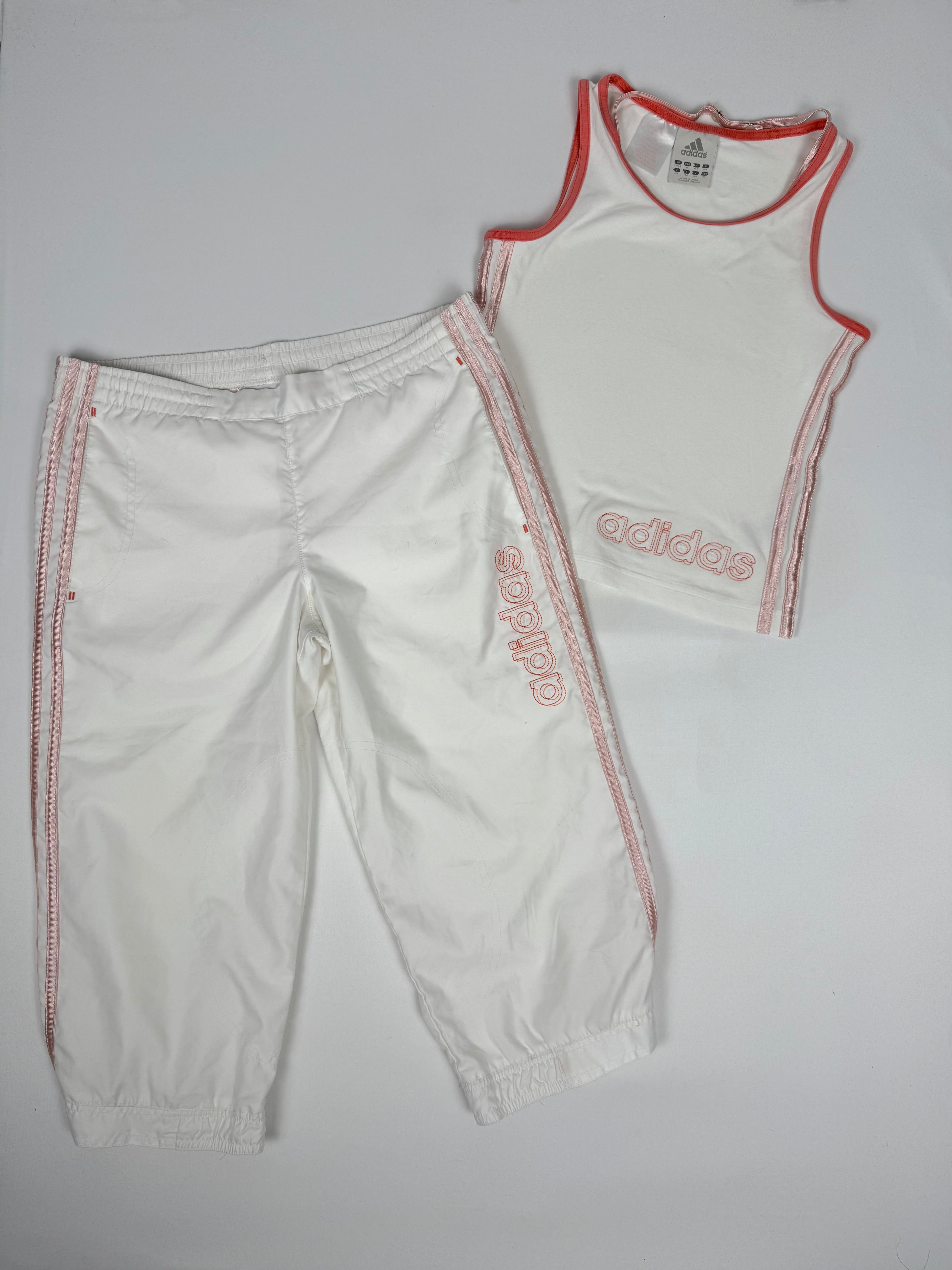 White activewear top + capri pants set (XS)