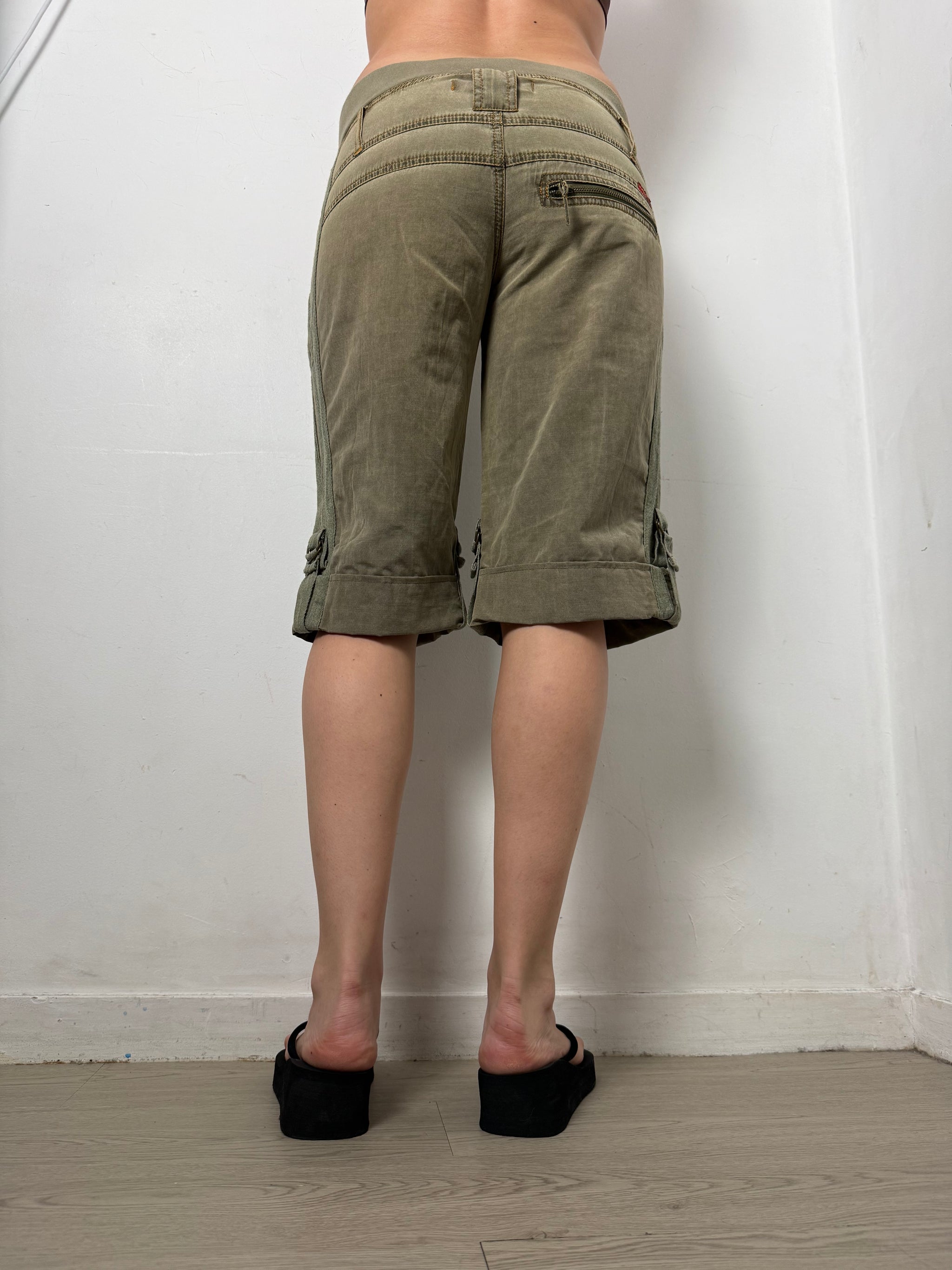 Khaki utility baggy capri pants (S)