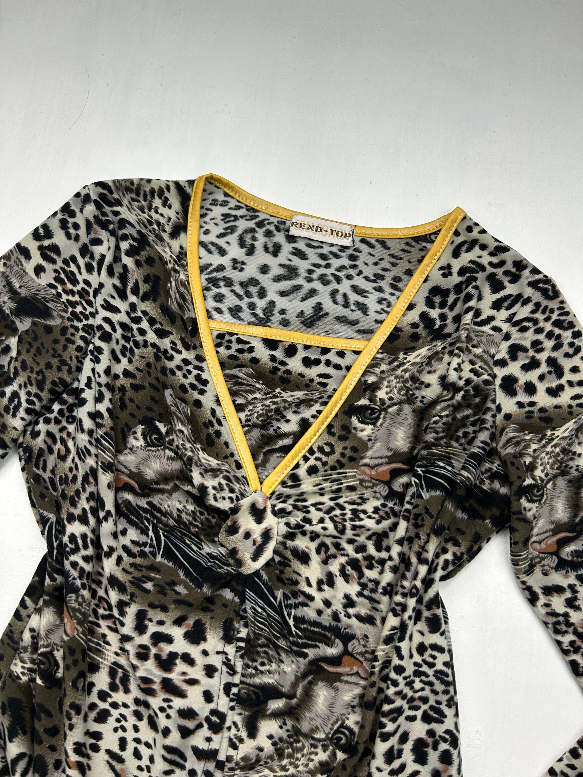Grey panther print long sleeves top (M/L)