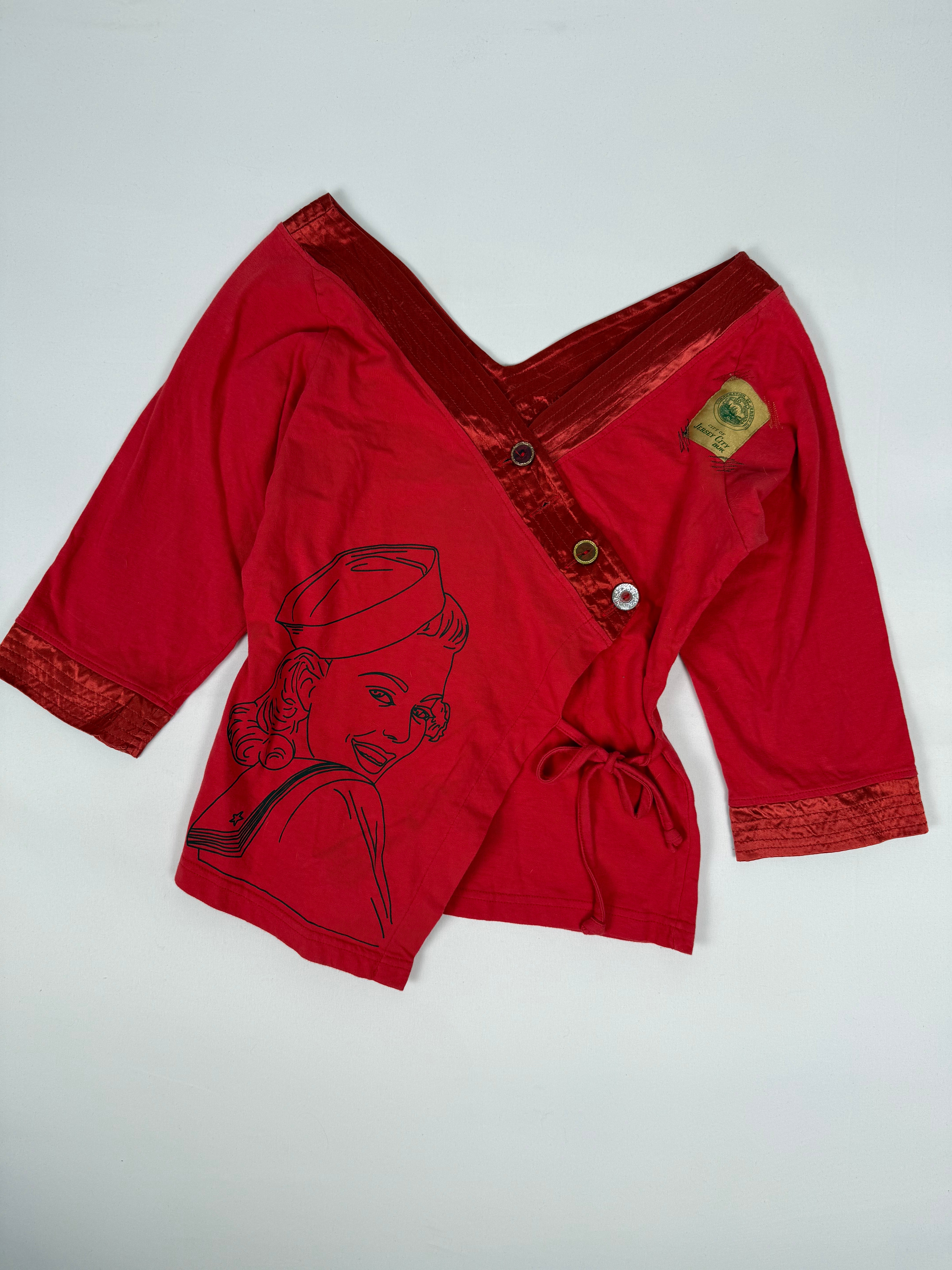 Red graphic long sleeves top (L)