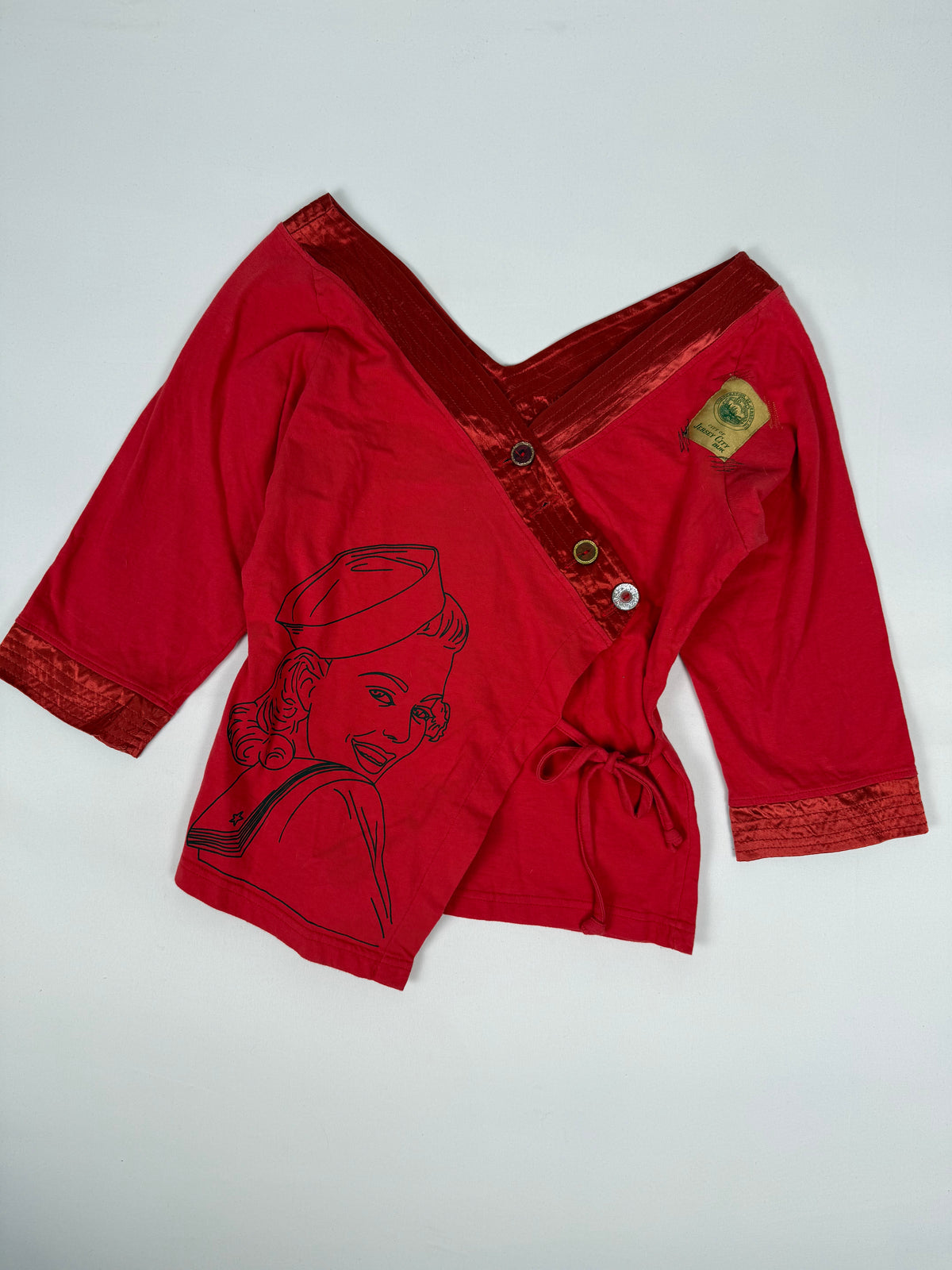 Red graphic long sleeves top (L)