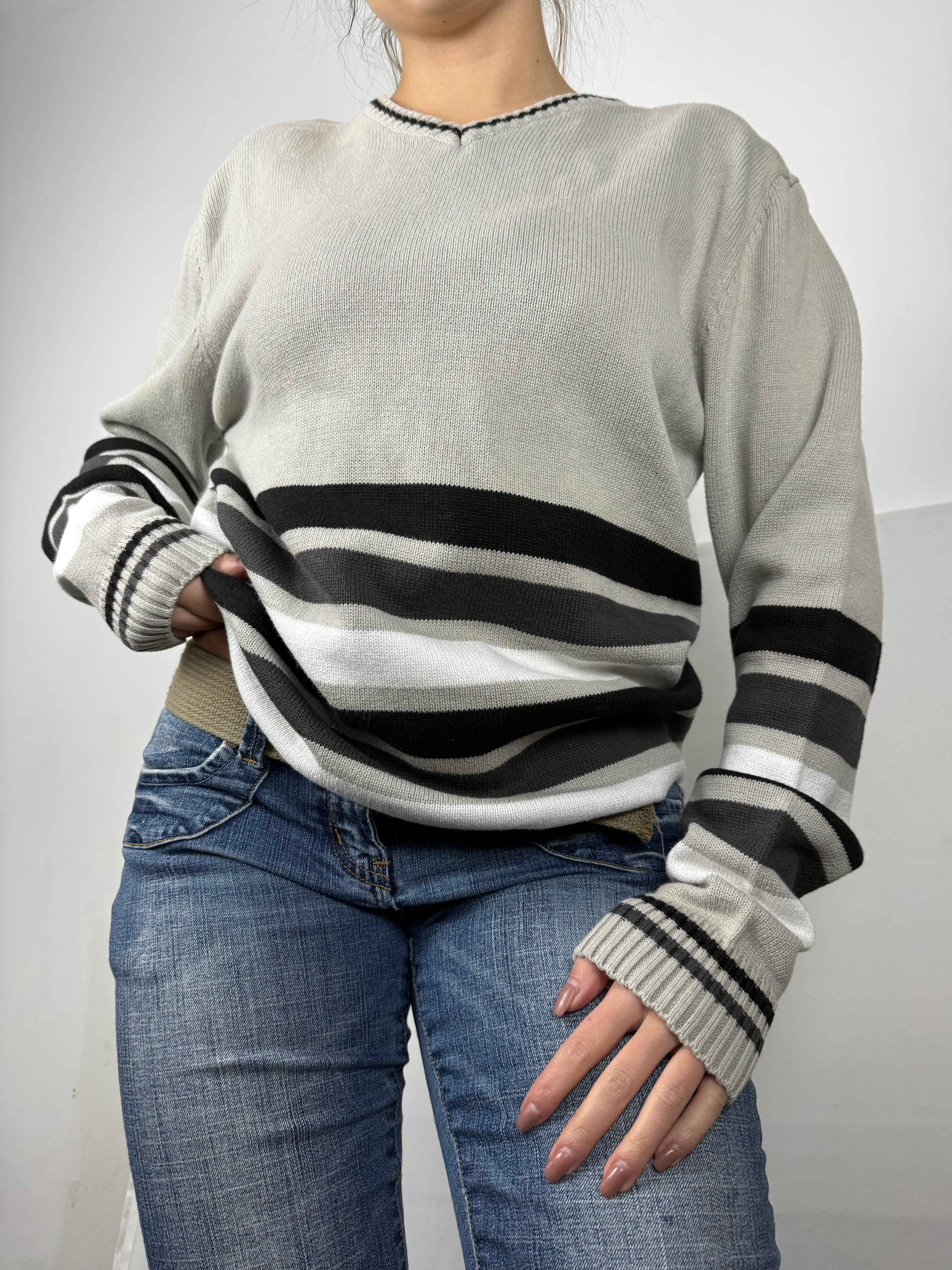Beige V neck 100% cotton jumper (XL)