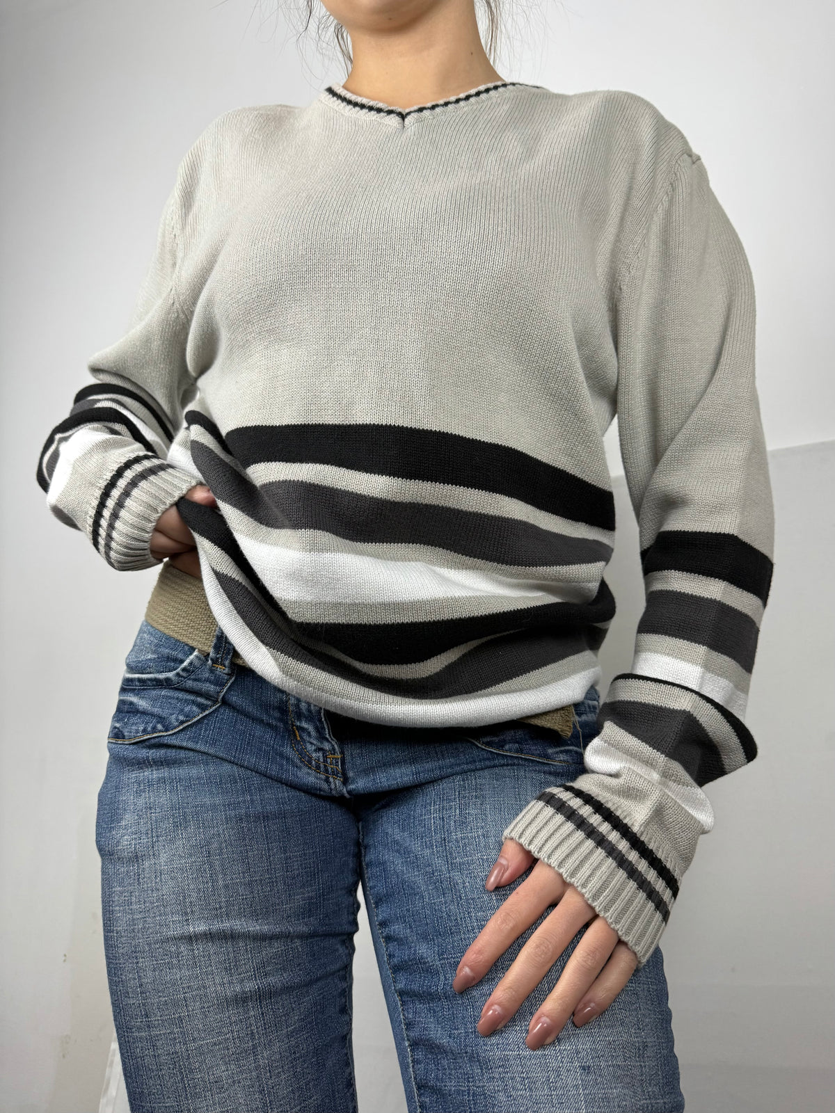 Beige V neck 100% cotton jumper (XL)