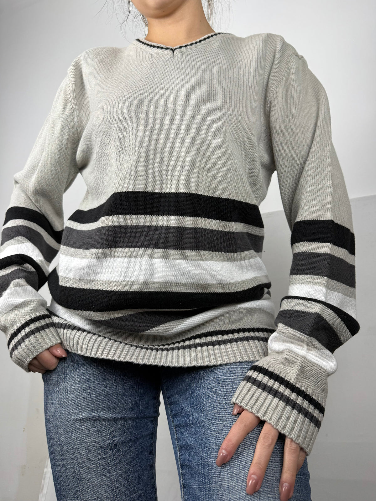 Beige V neck 100% cotton jumper (XL)
