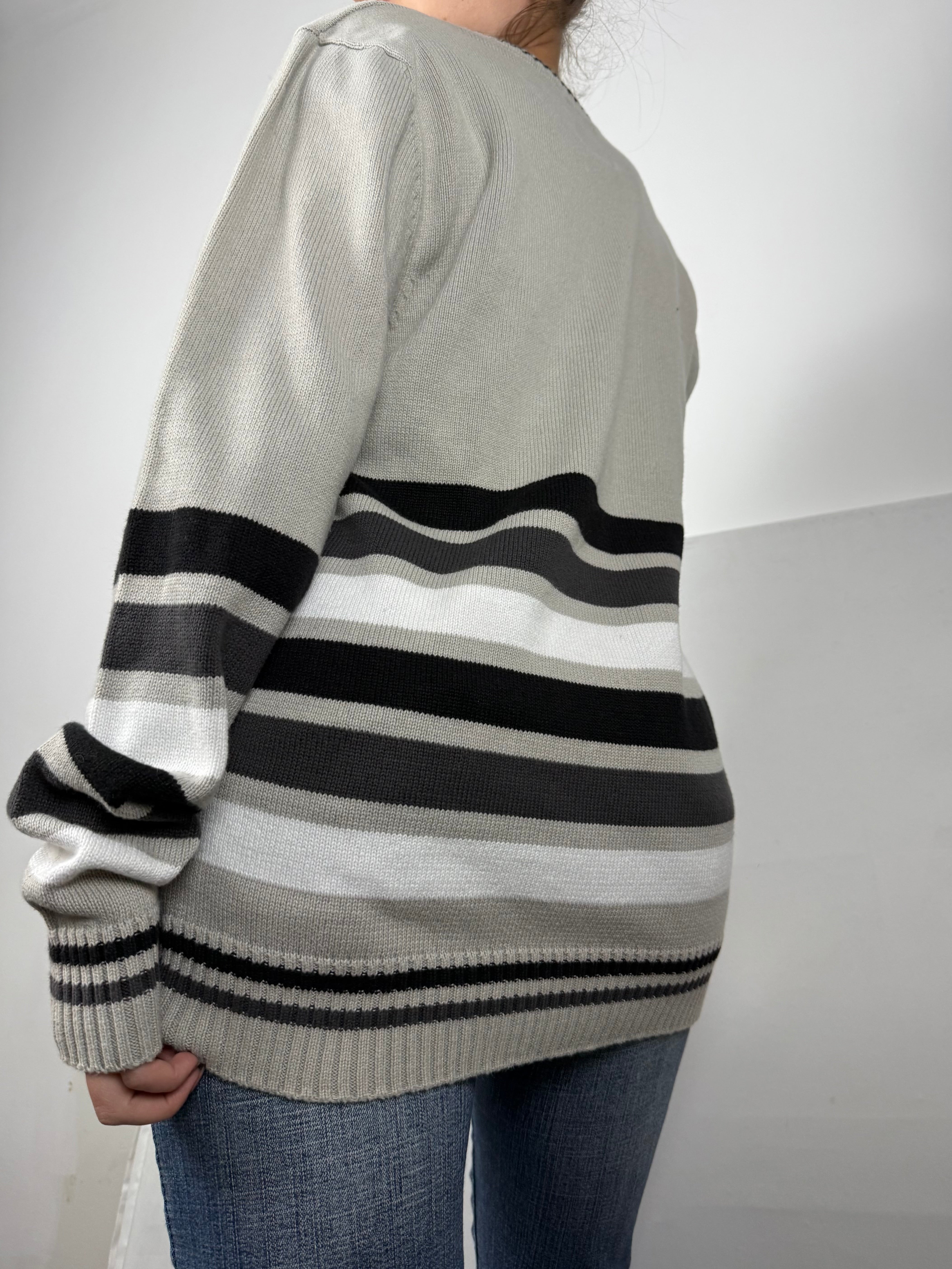 Beige V neck 100% cotton jumper (XL)