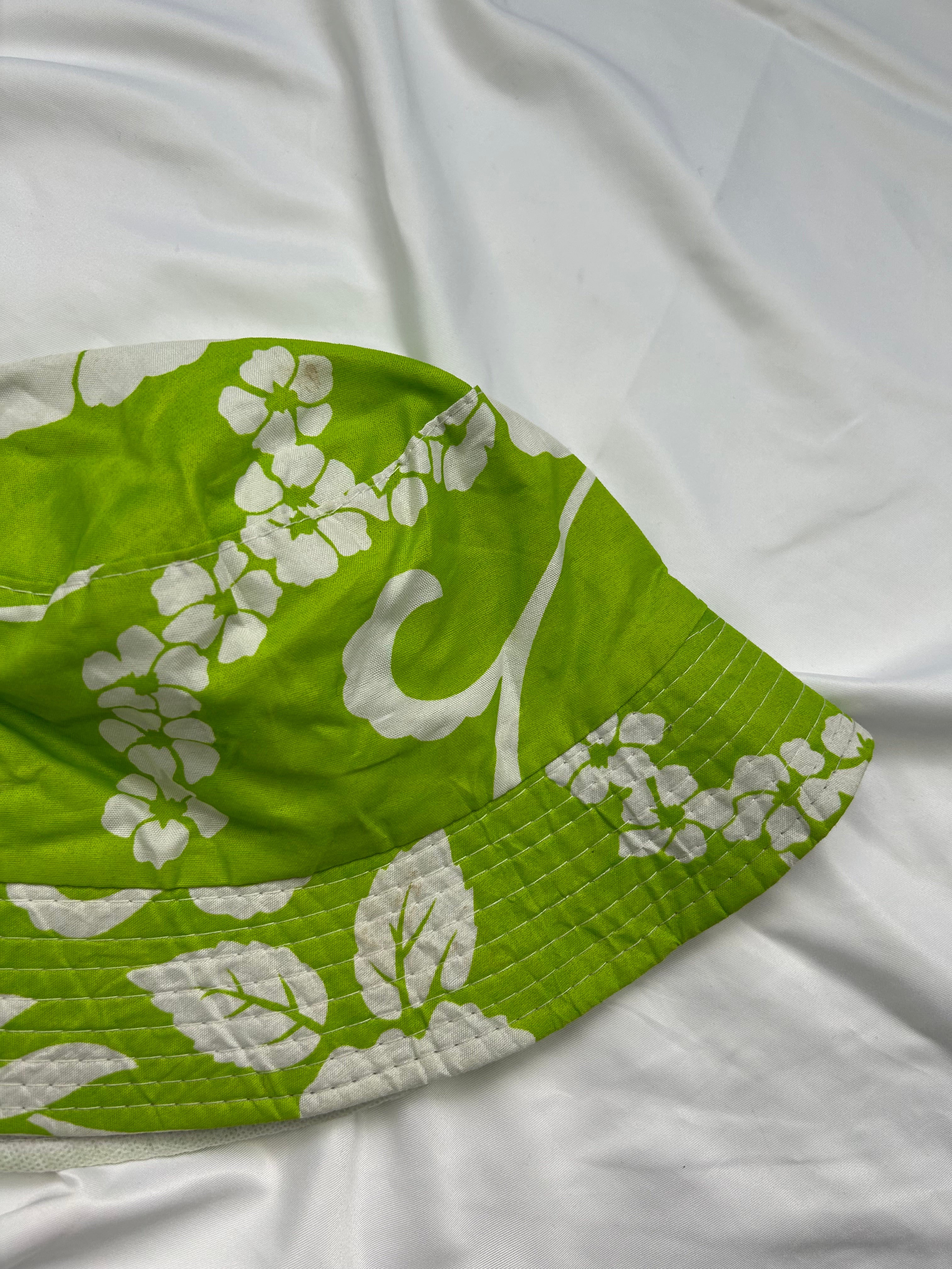 Green hibiscus Hawaii floral bucket hat