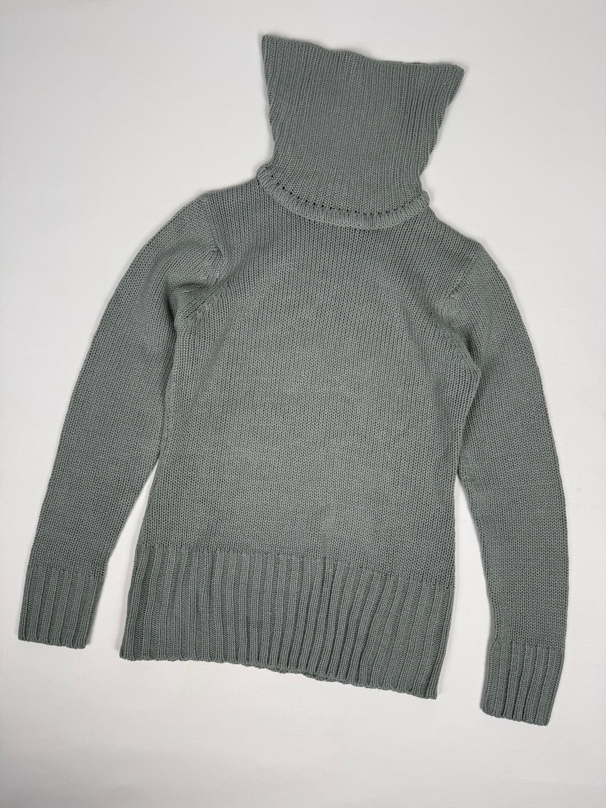 Grey knitted turtleneck jumper (XL)