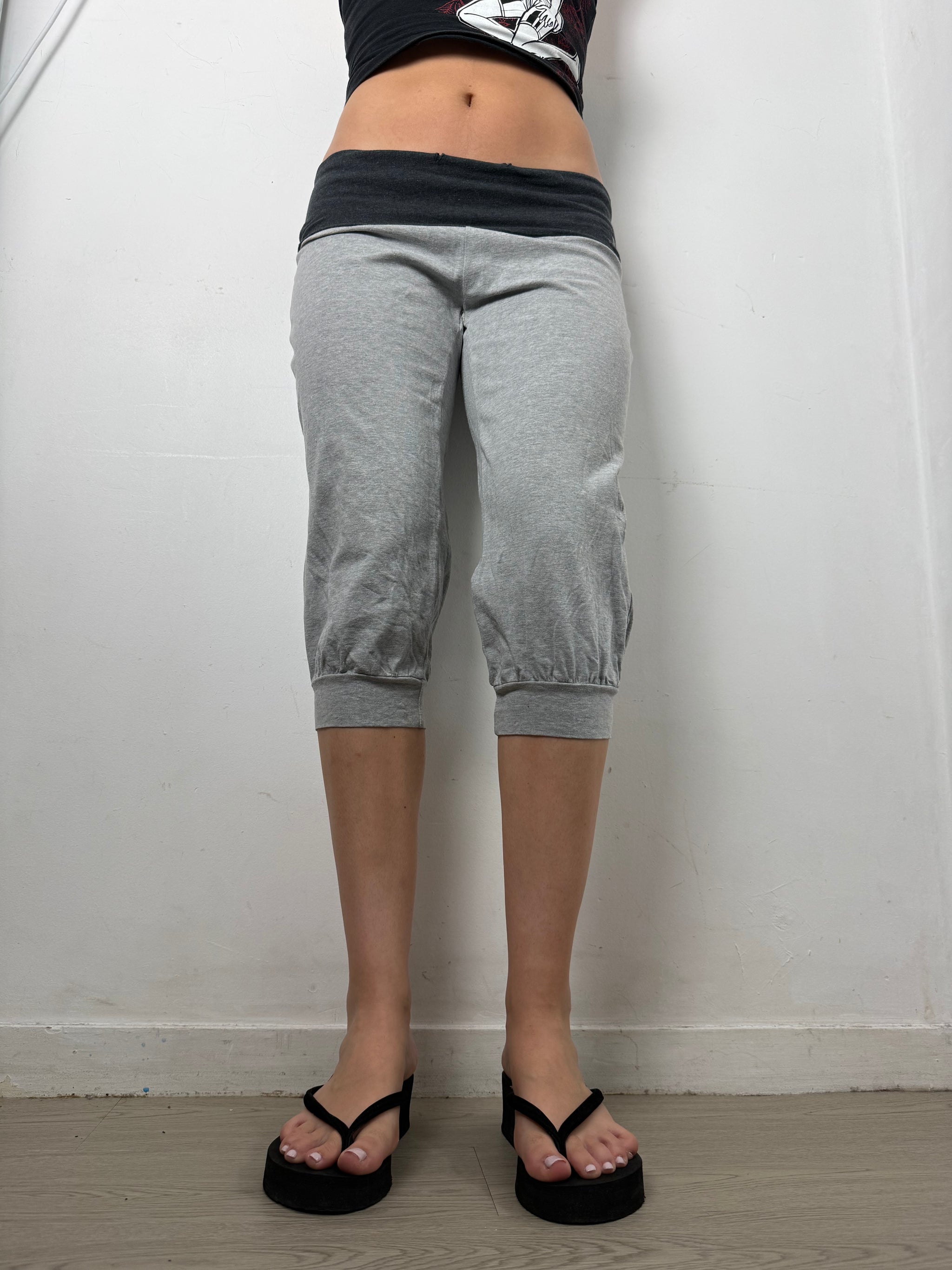 Grey cotton joggers capri pants (M)