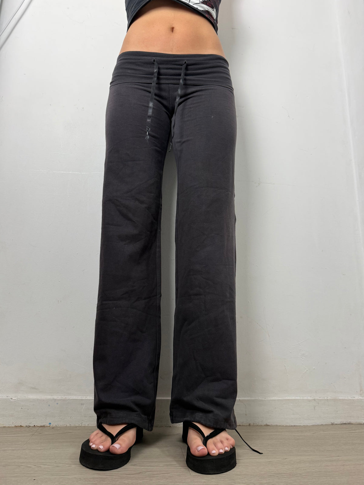 Black low rise activewear pants (XS)