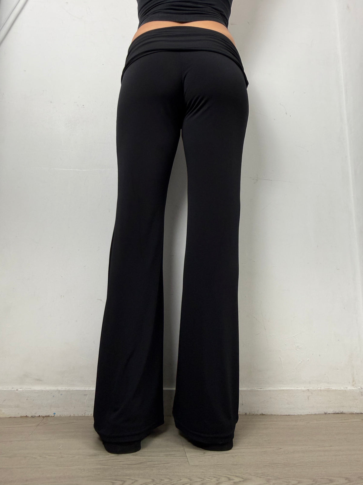 Pantalon droit taille basse en jean noir (XS)