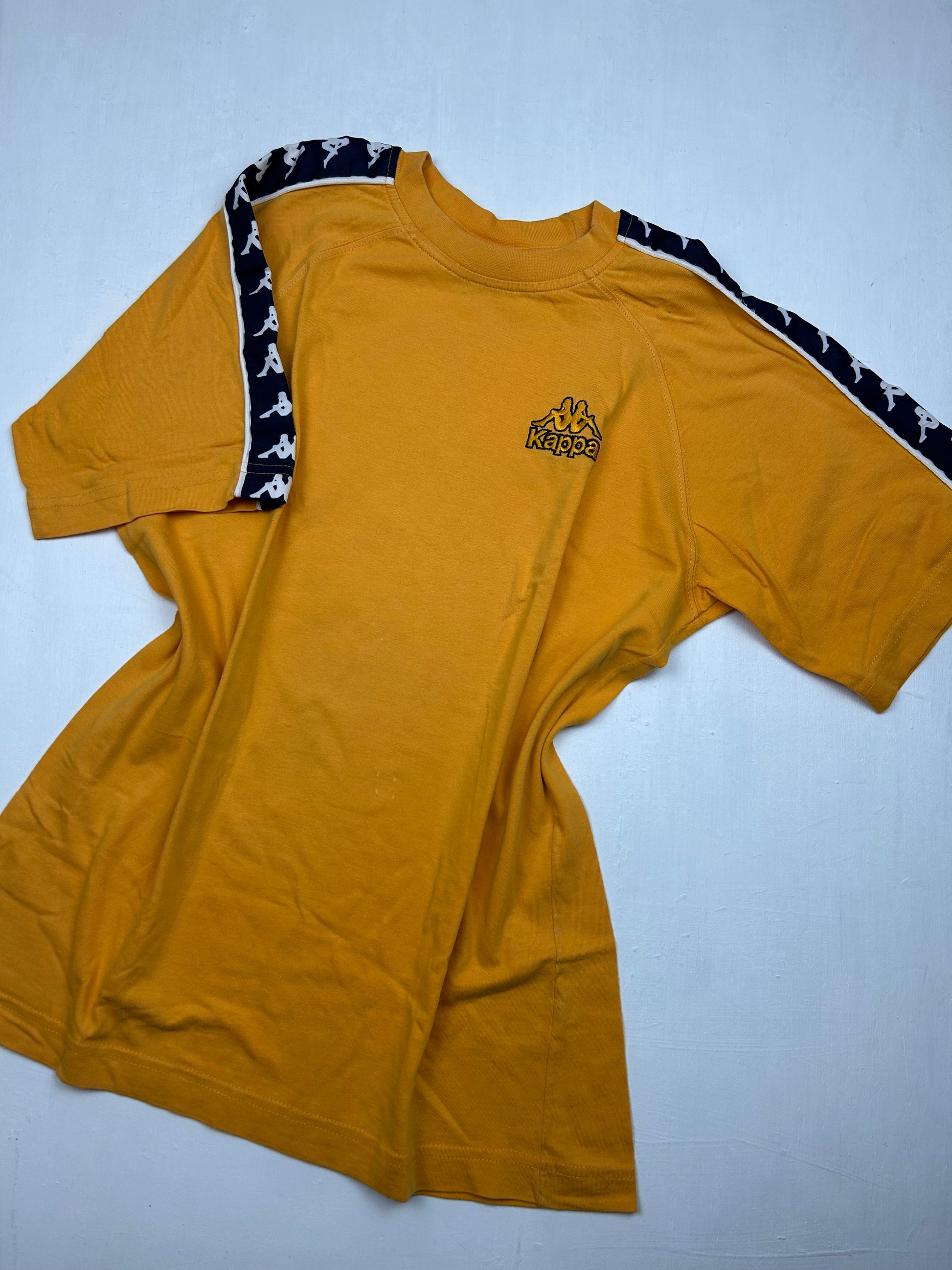 100% cotton round neck 90s tee (M/L)