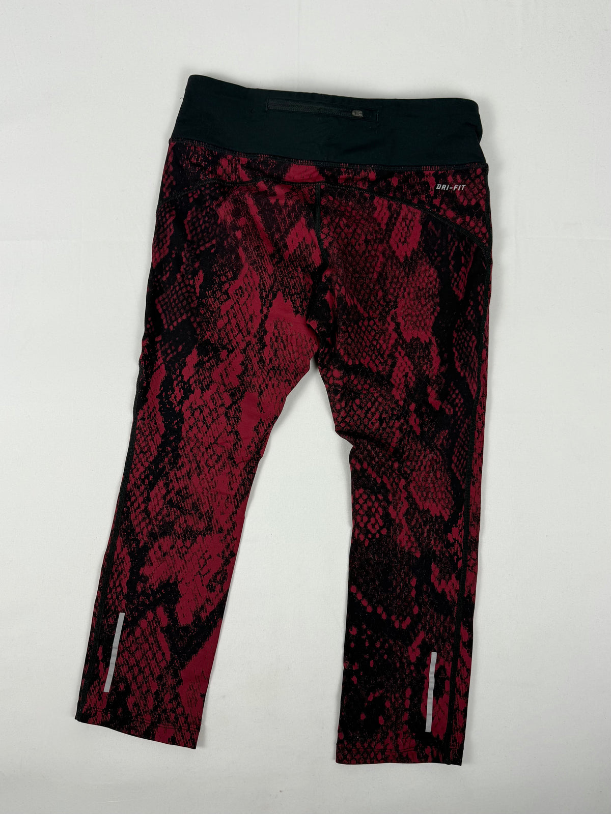 Red activewear capri pants (S)