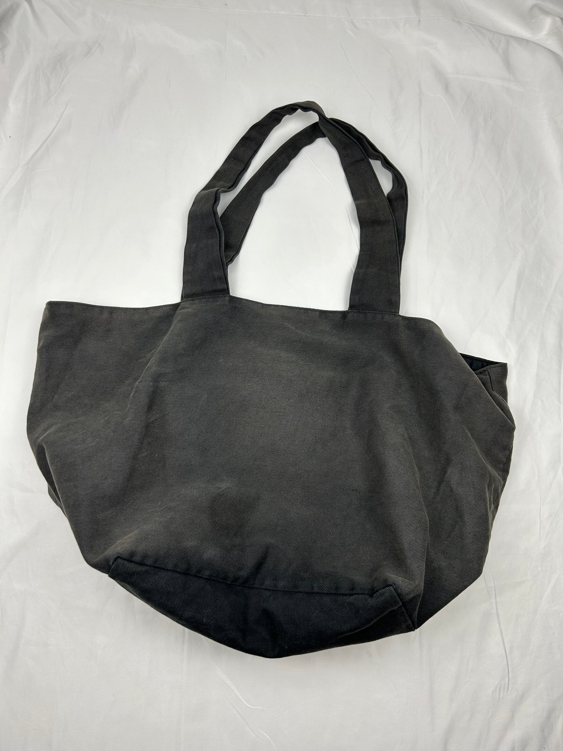 Grey logo maxi shoulder bag (52x29cm)