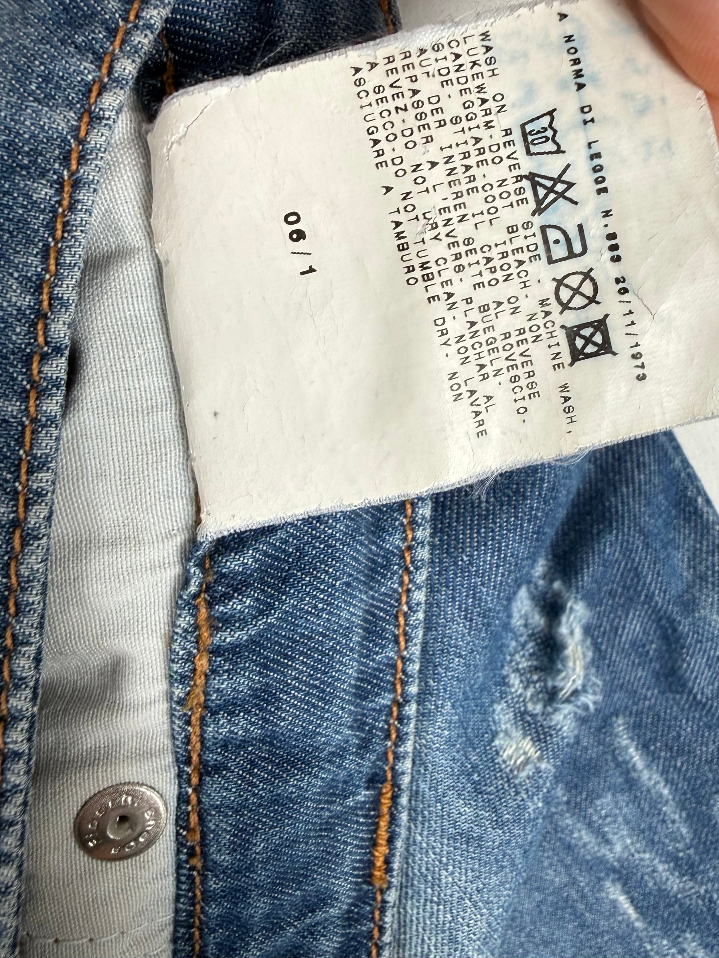 Blue denim low rise mini skirt (M)