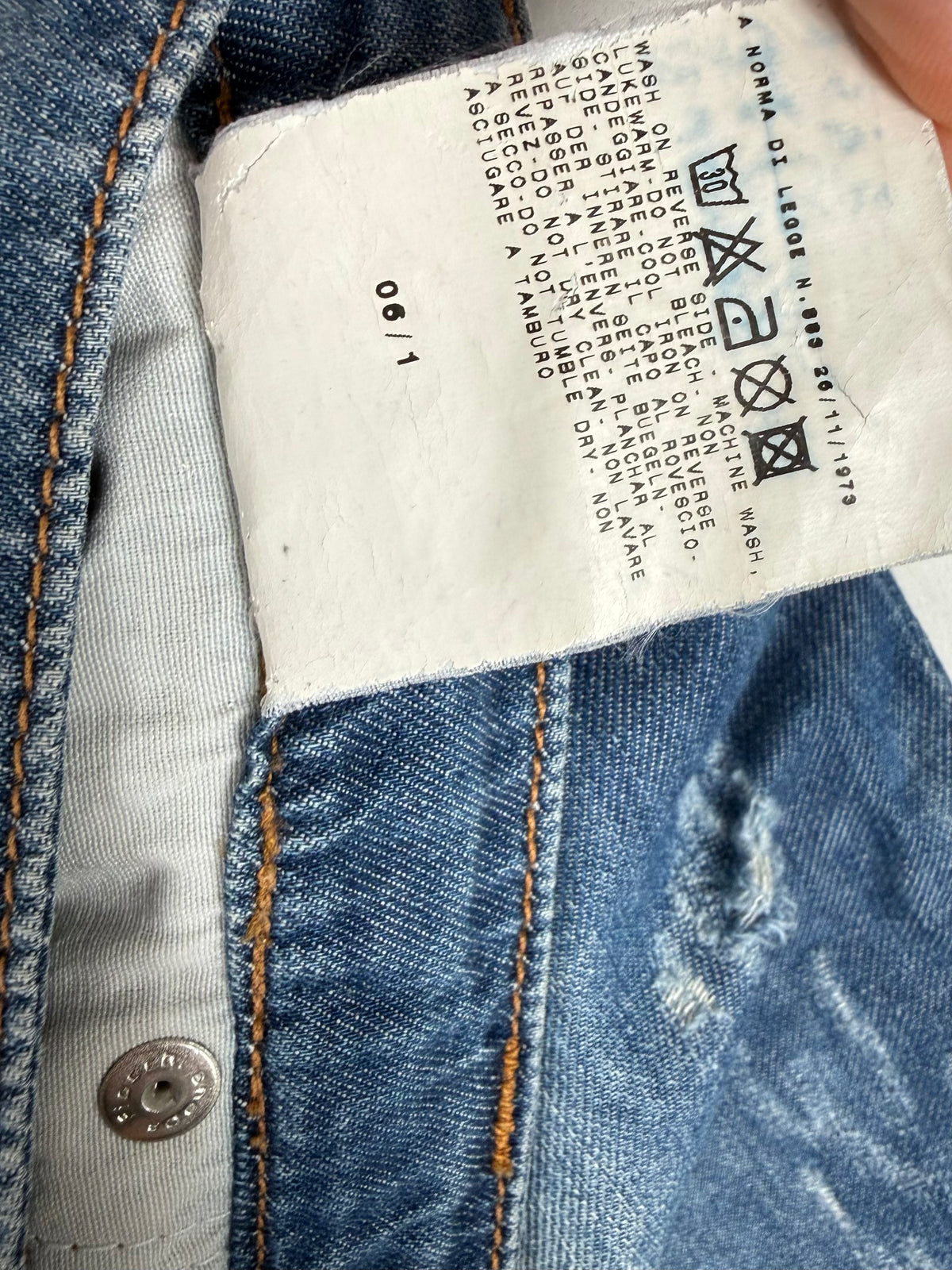 Blue denim low rise mini skirt (M)
