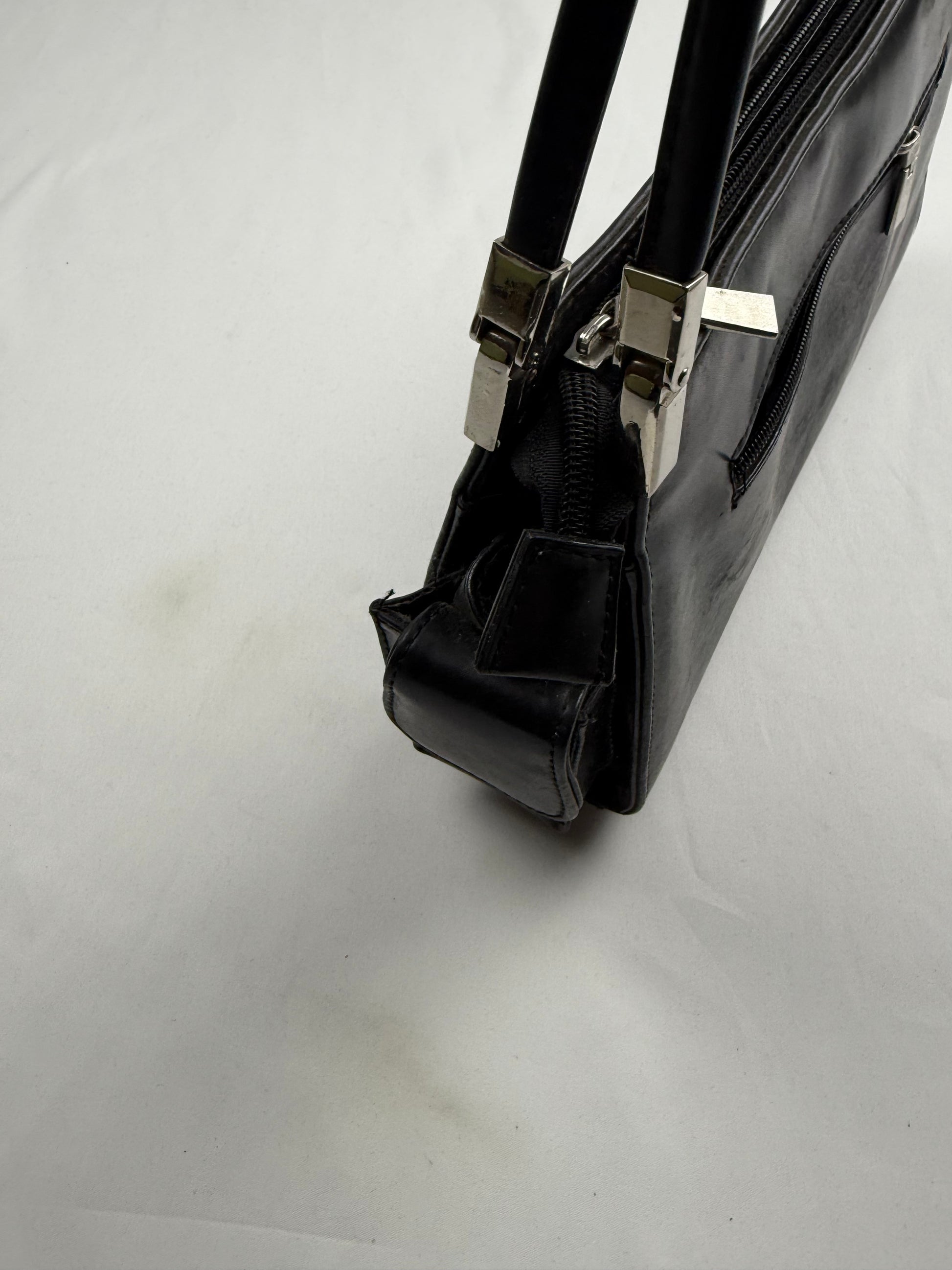 Black pvc leather shoulder bag (26x18cm)