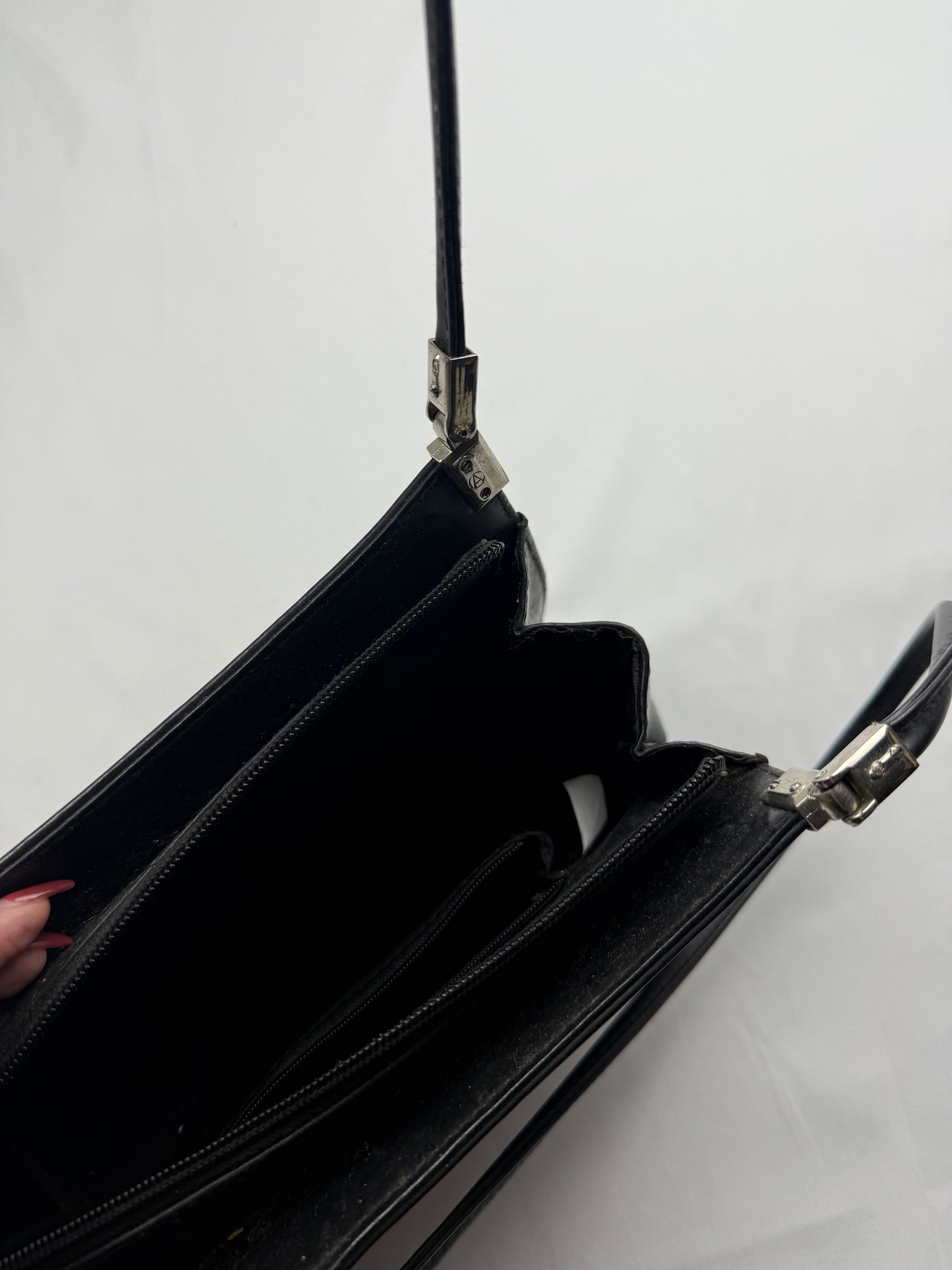 Black pvc leather shoulder bag (26x18cm)