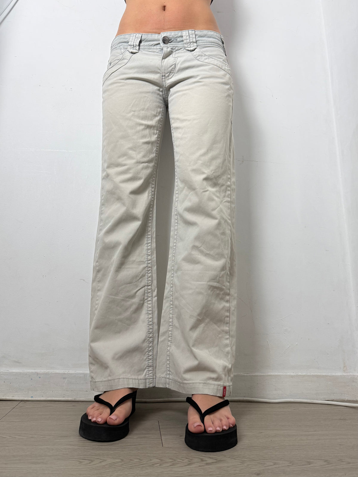 Grey low rise baggy pants (M)