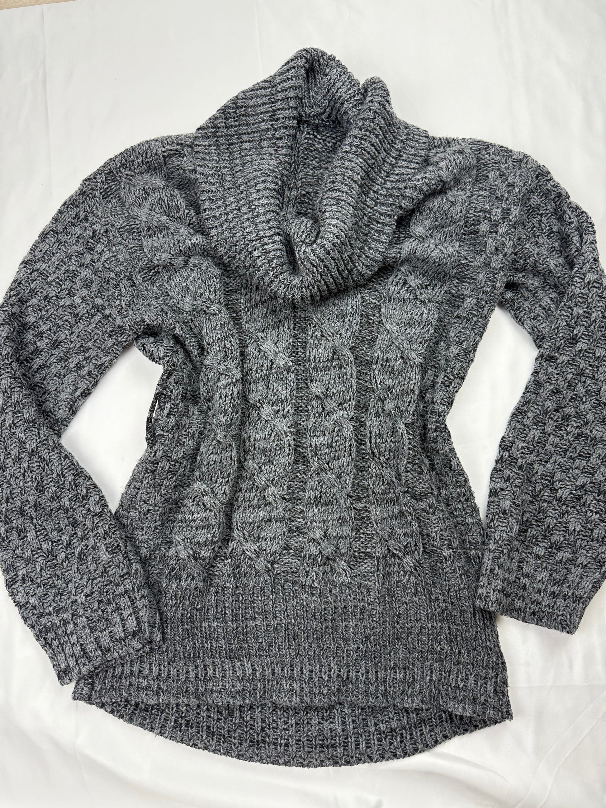 Grey turtleneck jumper (M/L)