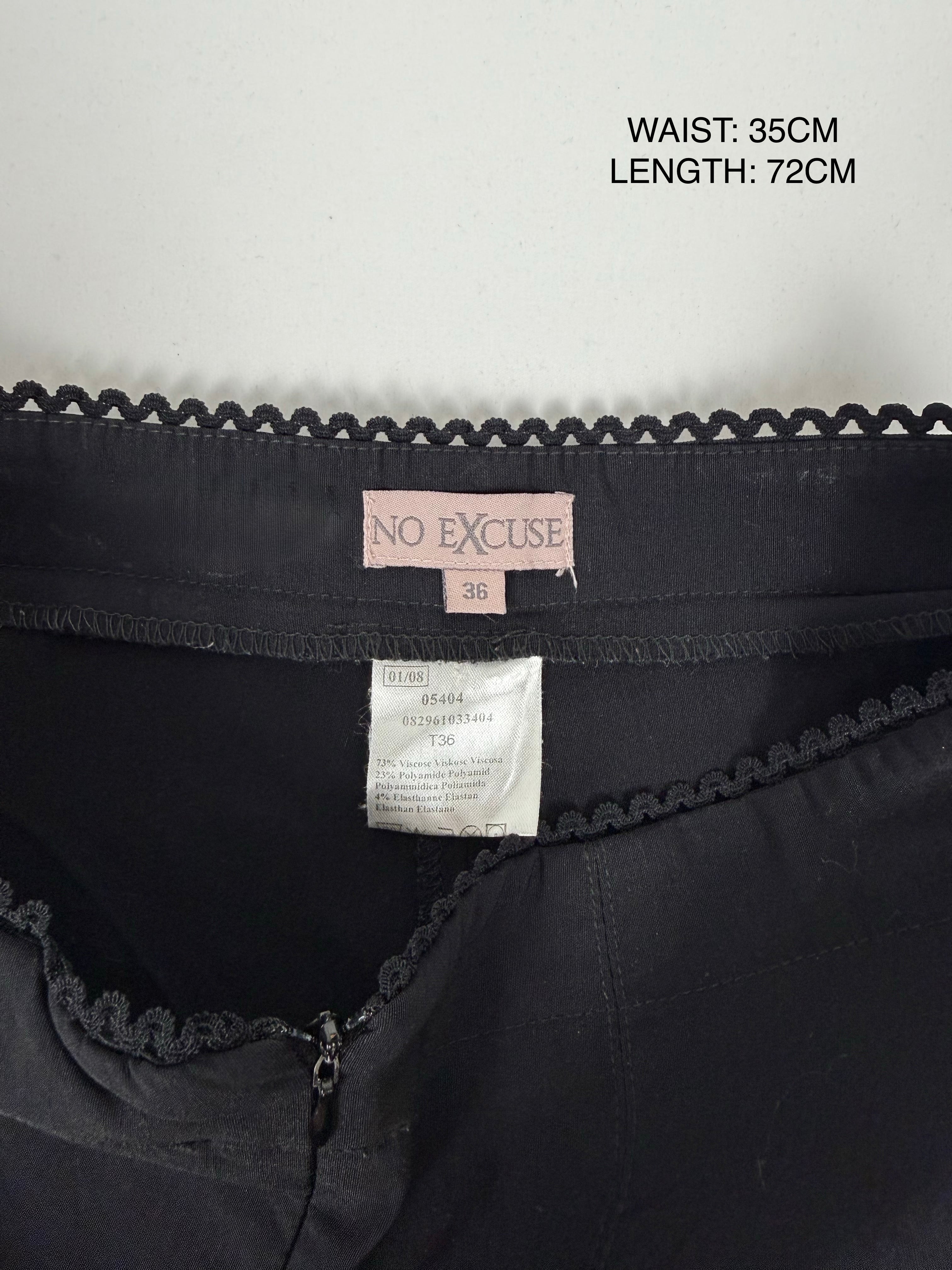 Black low rise capri pants (S)