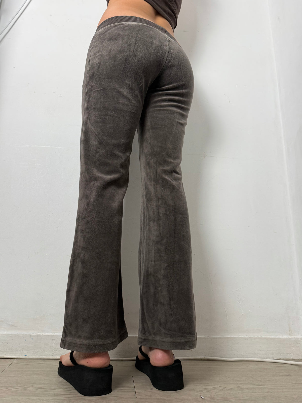 Brown velvet low rise flare pants (XS)