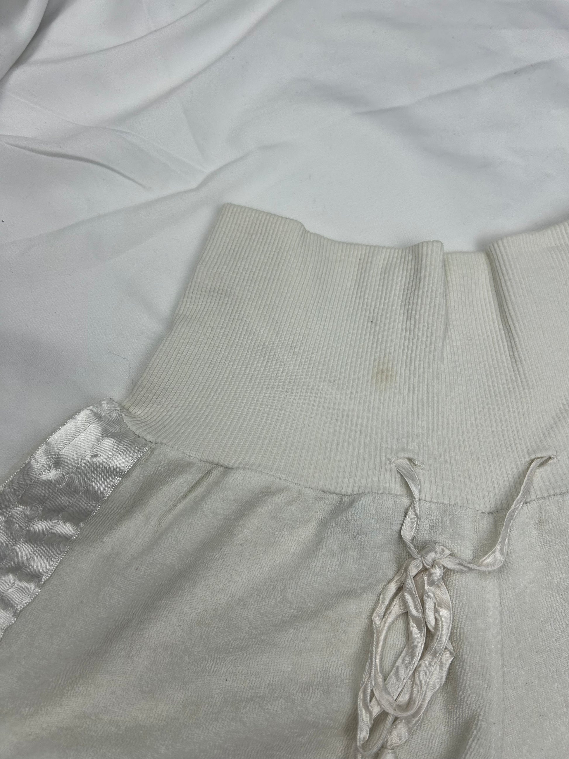 White low rise velvet mini short (XS/S)