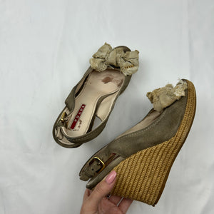 Khaki wedge heels (36)