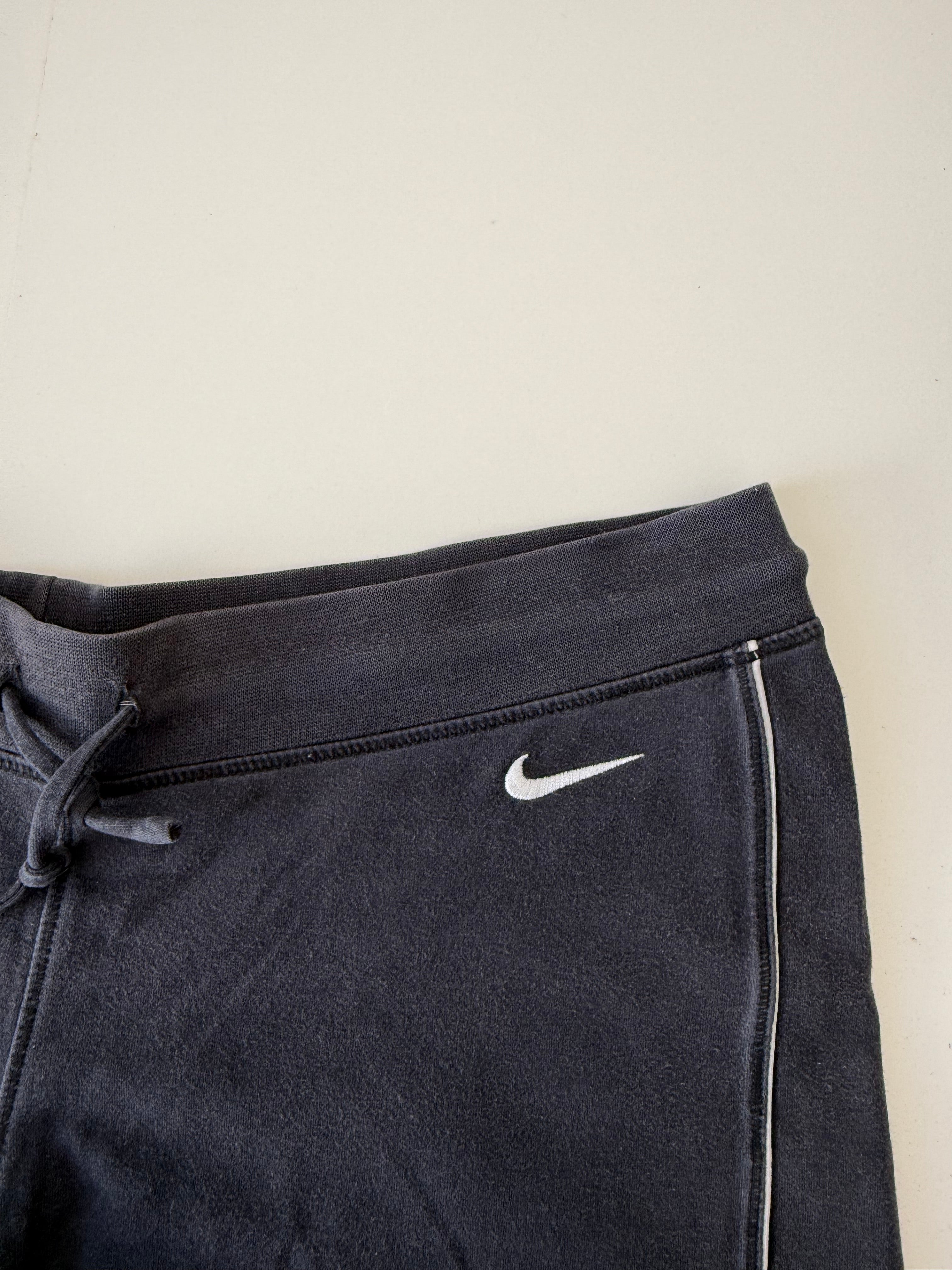 Black activewear low rise mini short (S)