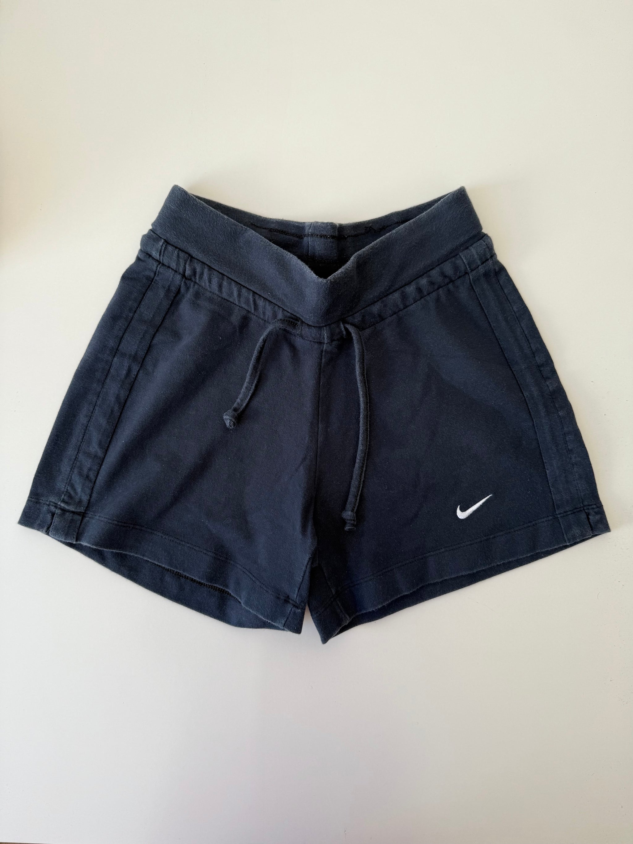 Black activewear low rise mini short (XS)