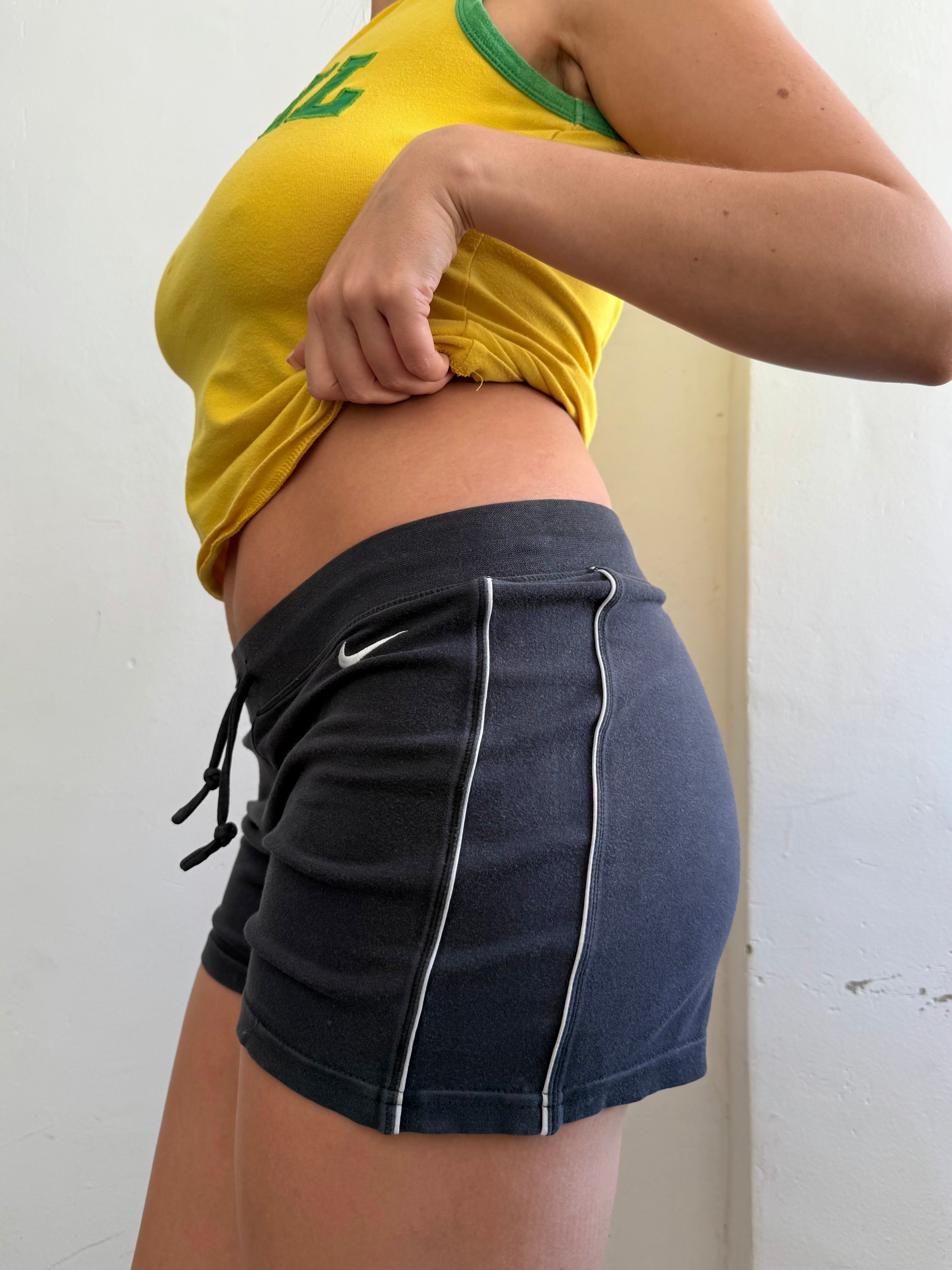 Black activewear low rise mini short (S)