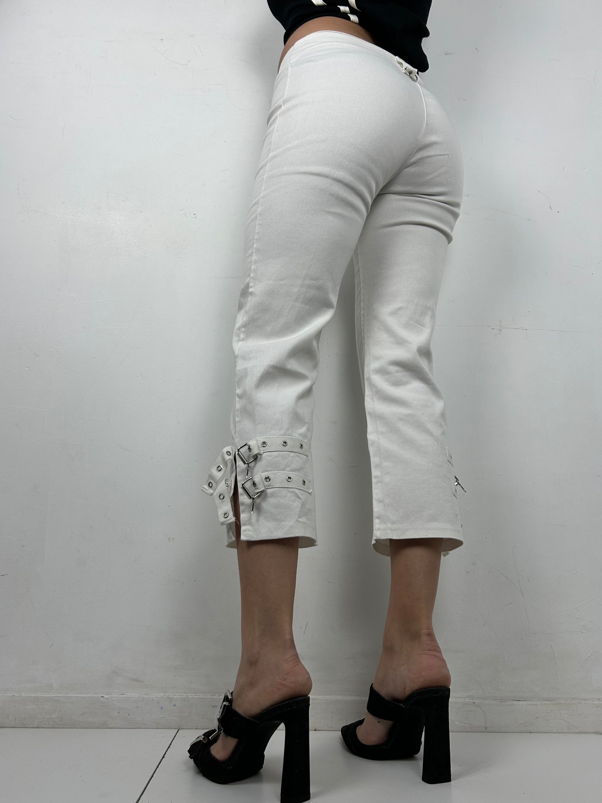 White low rise baggy capris pants (S/M)