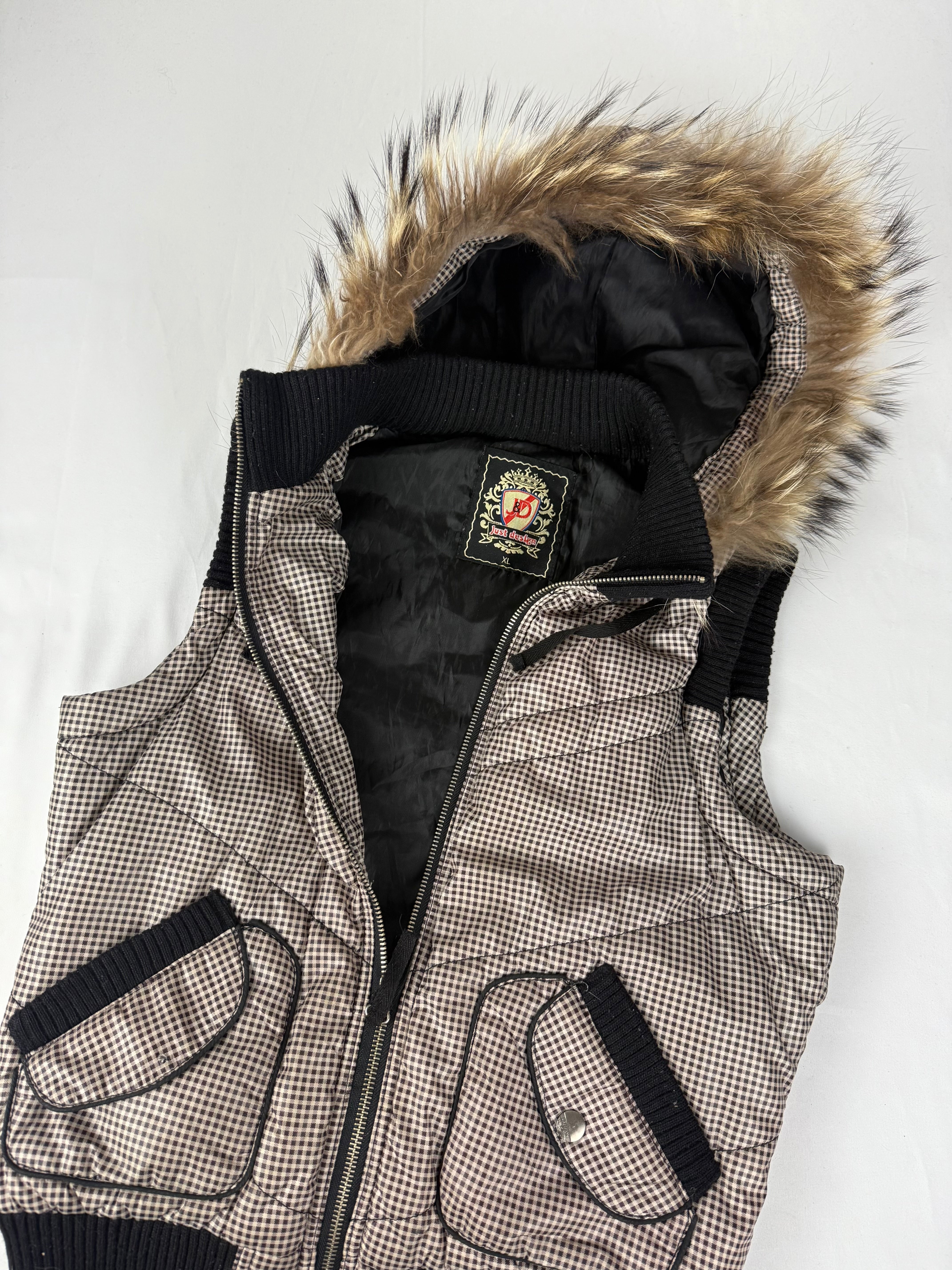 Beige sleeveless zip up hooded puffer jacket (M/L)