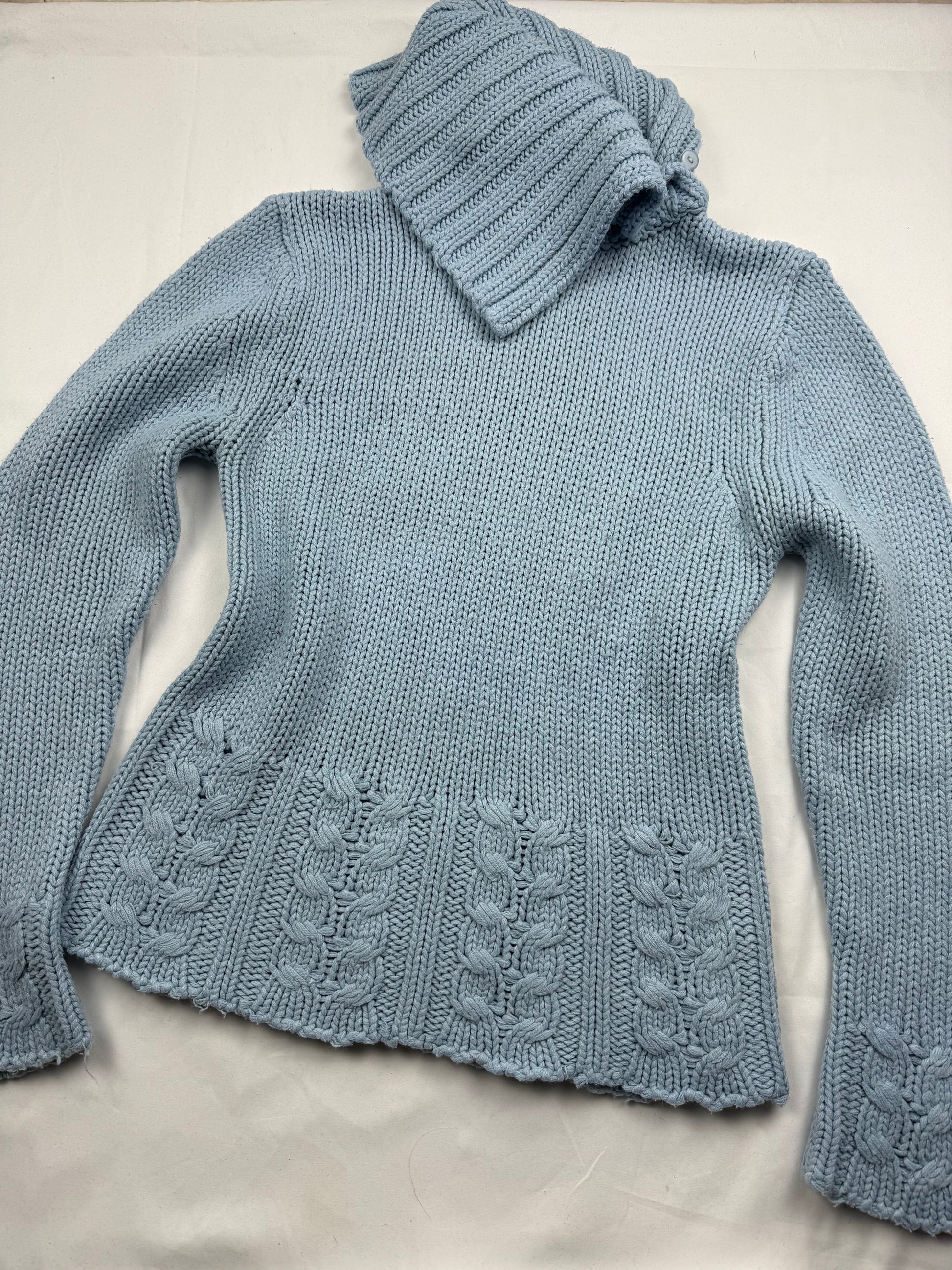 Baby blue knitted turtleneck jumper (M/L)